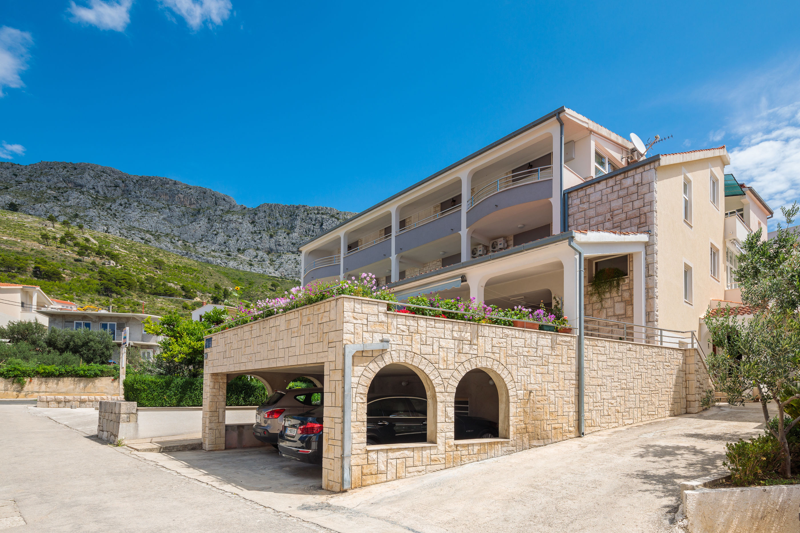 Apartments and Rooms Denis 56551-A3