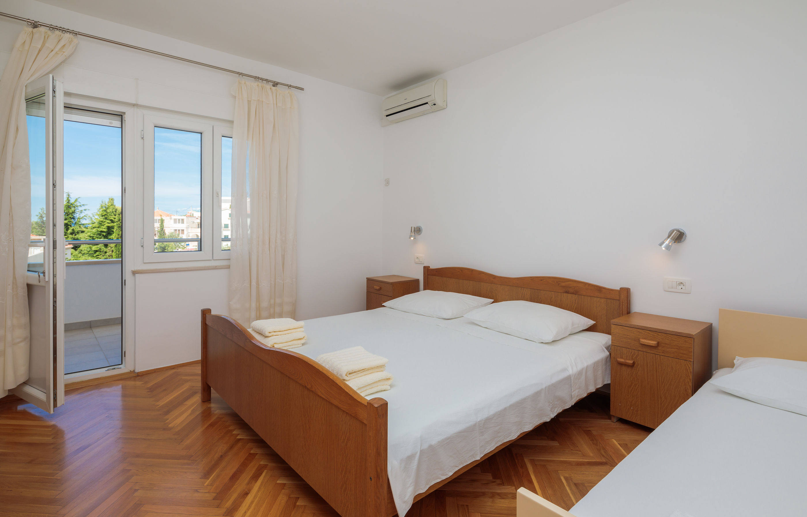 Apartments and Rooms Denis 56551-A1