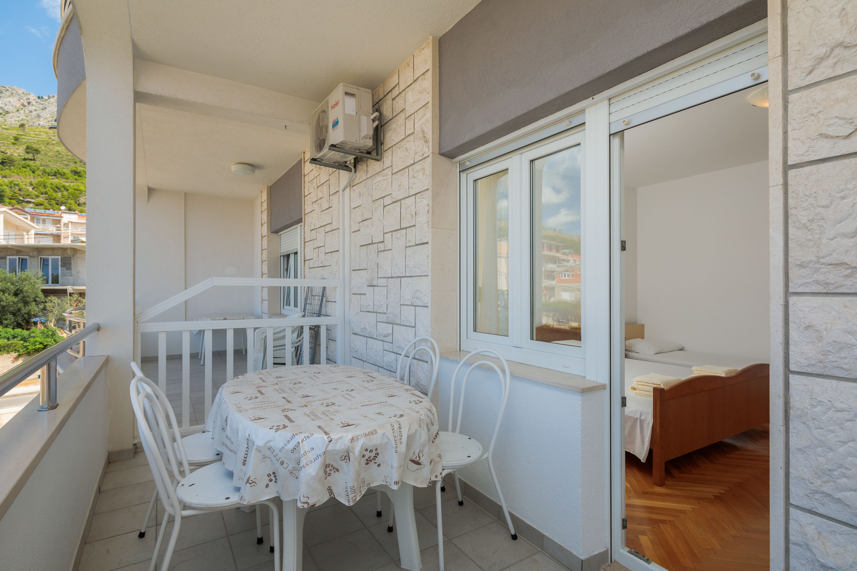 Apartments and Rooms Denis 56551-A1