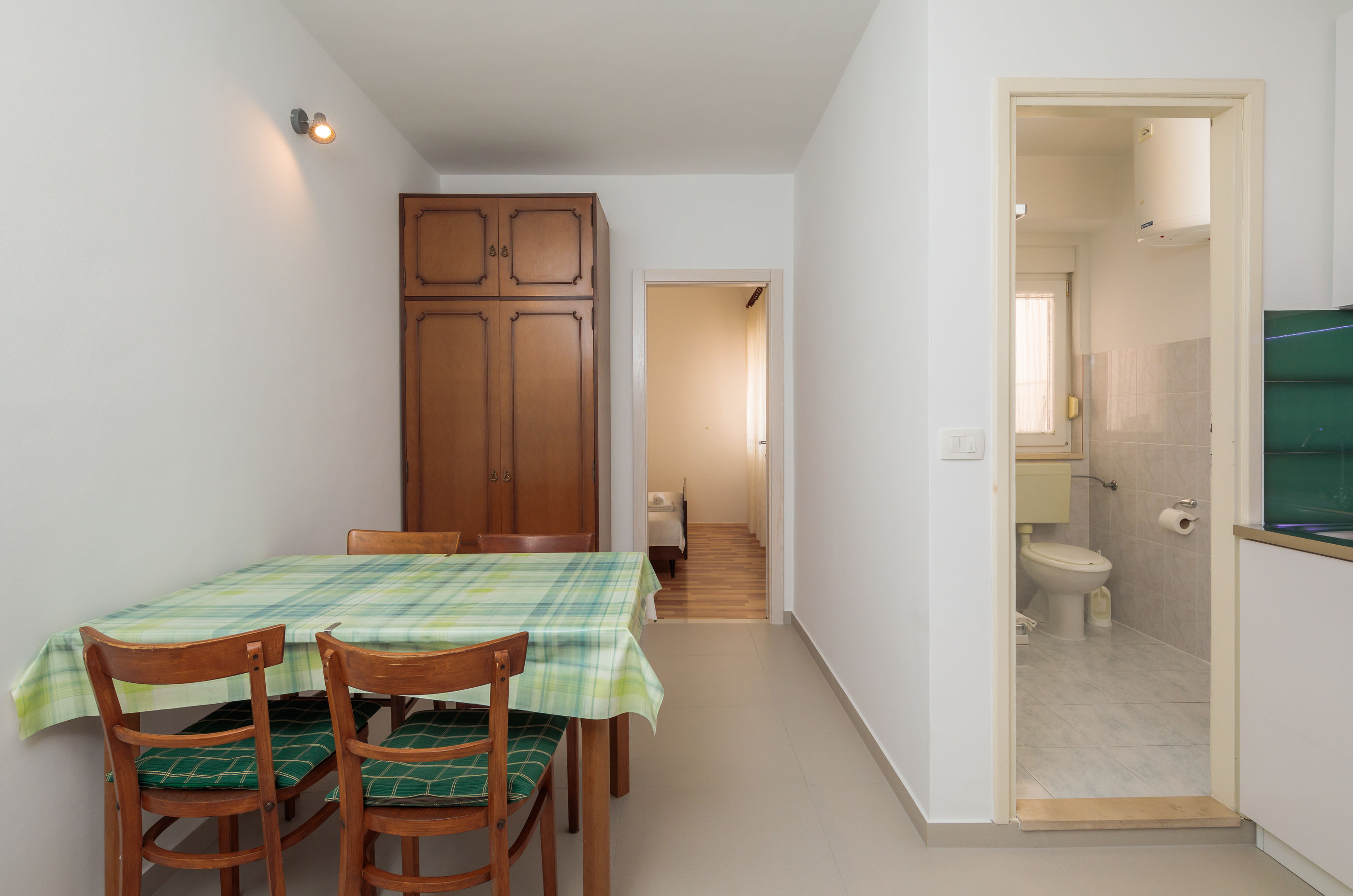 Apartments and Rooms Denis 56551-A1