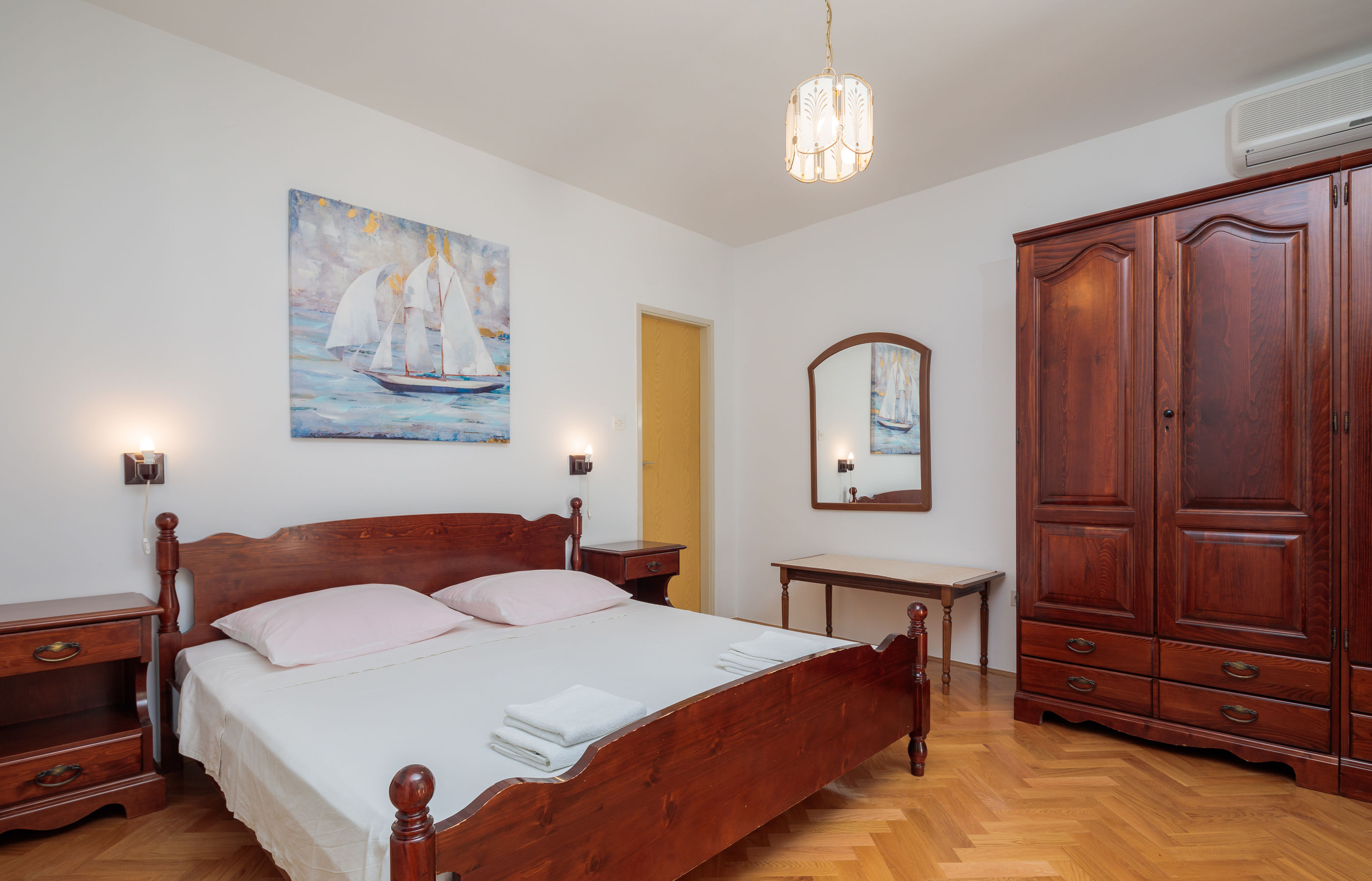 Apartments and Rooms Denis 56551-A2