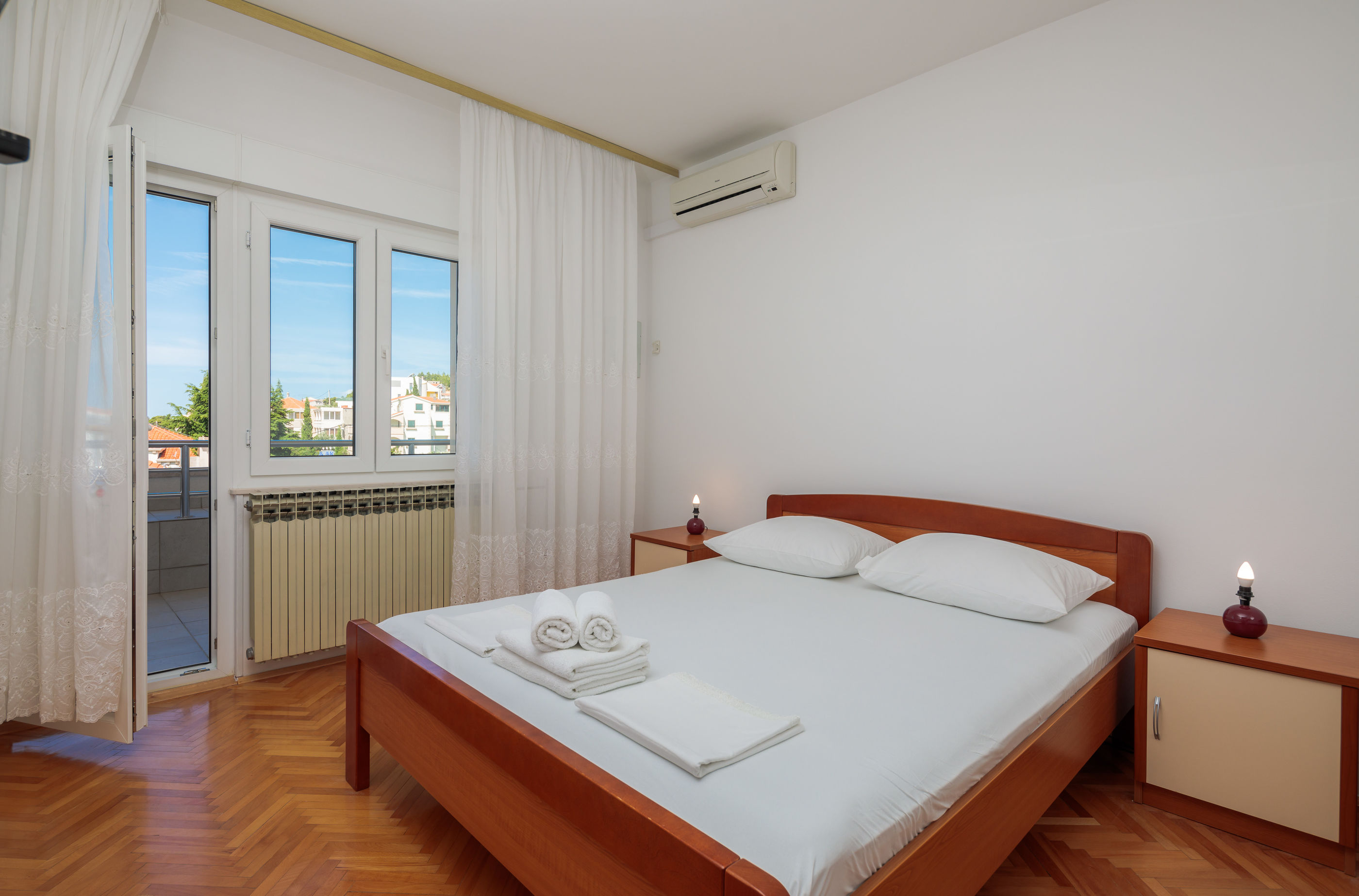 Apartments and Rooms Denis 56551-S1