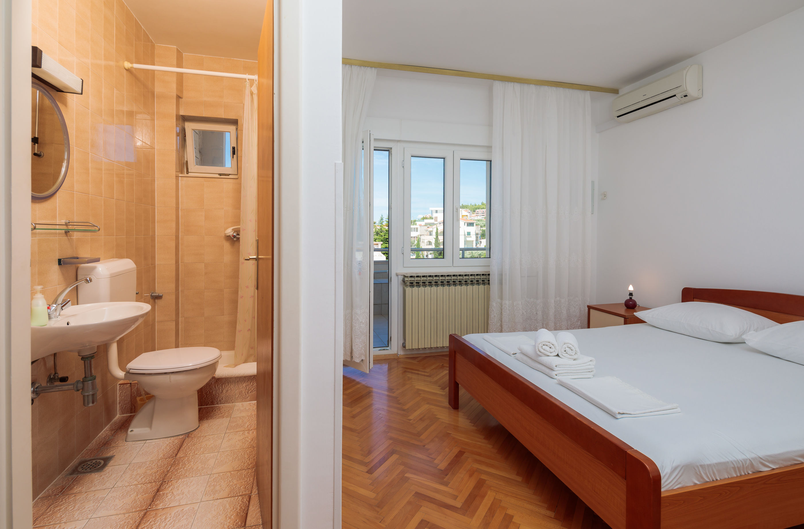 Apartments and Rooms Denis 56551-S1