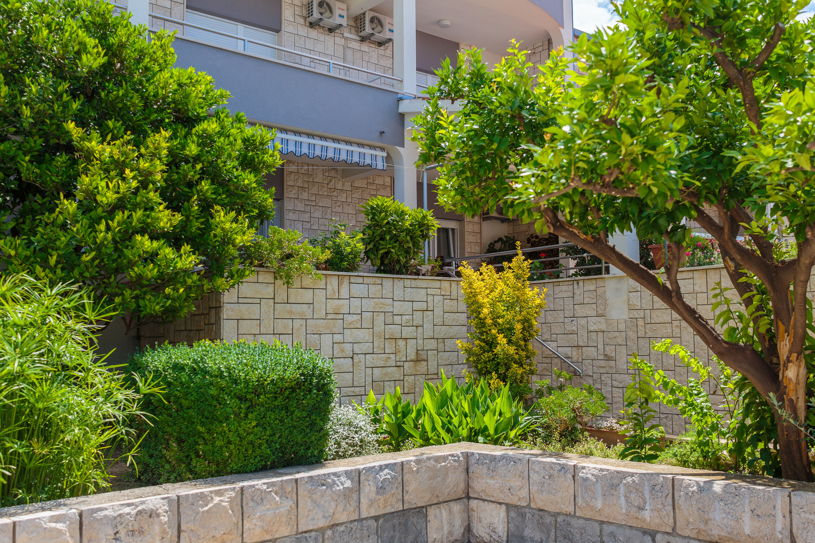 Apartments and Rooms Denis 56551-S1