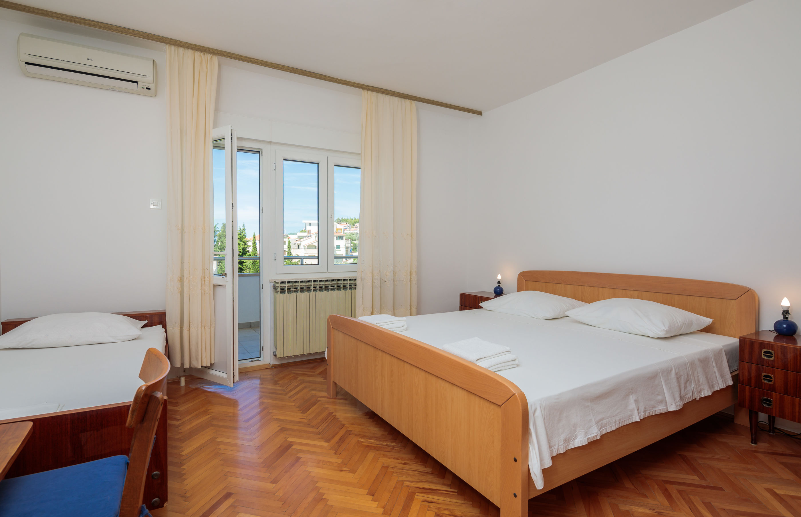 Apartments and Rooms Denis 56551-S2