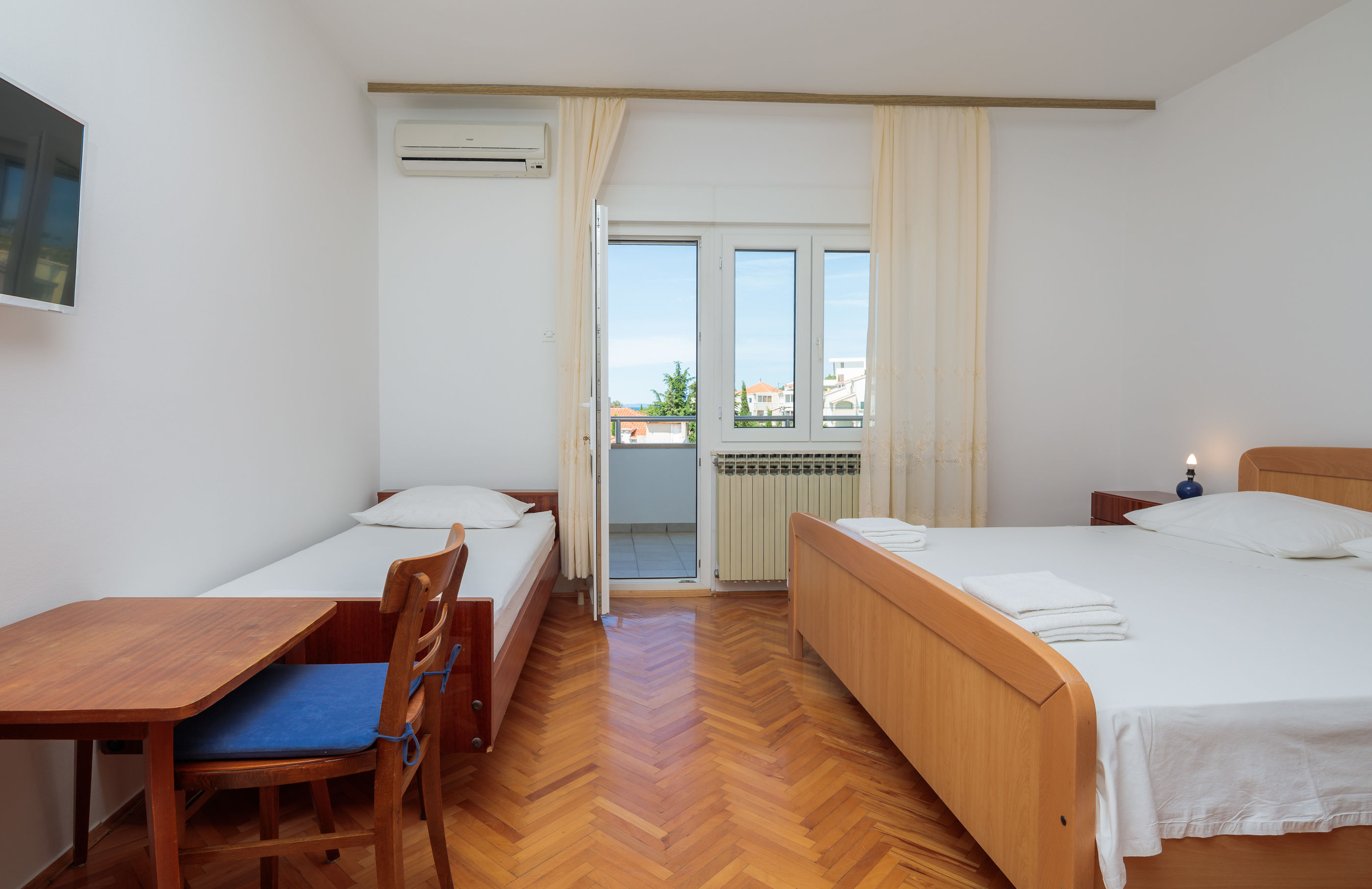 Apartments and Rooms Denis 56551-S2