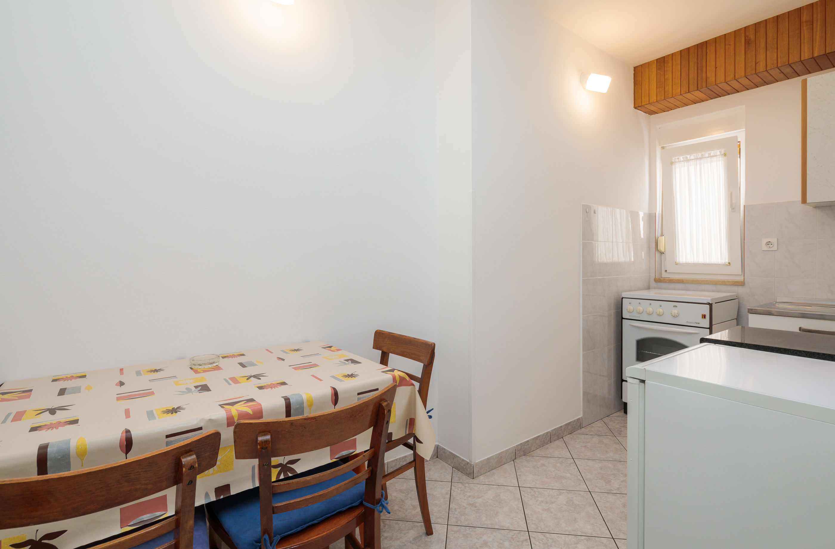 Apartments and Rooms Denis 56551-S2