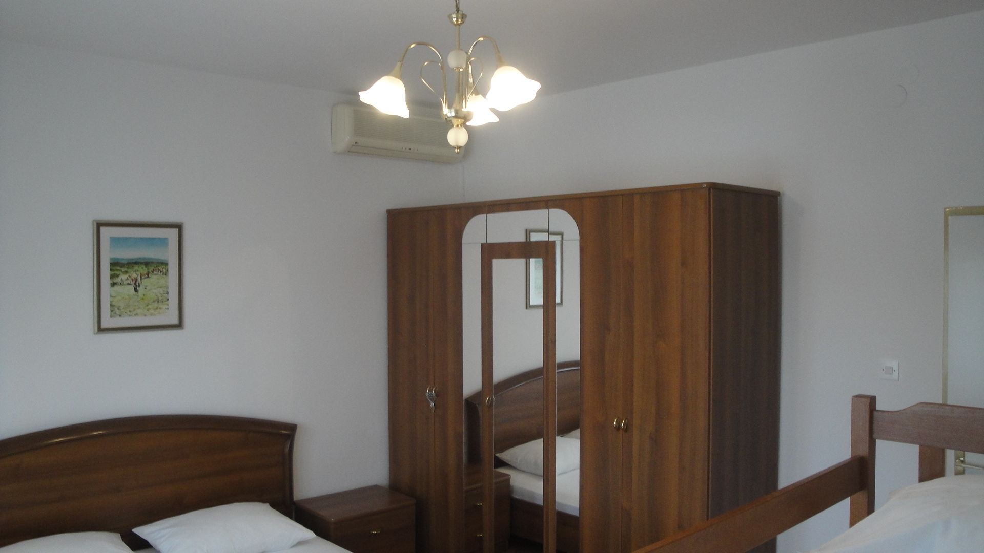 Apartments and Rooms Denis 56551-A3