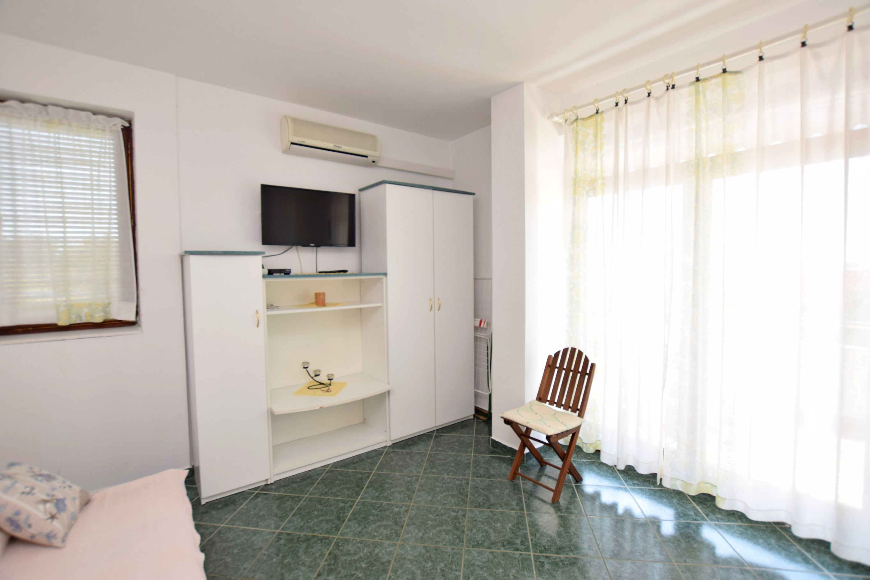 Apartments Matko 42771-A1