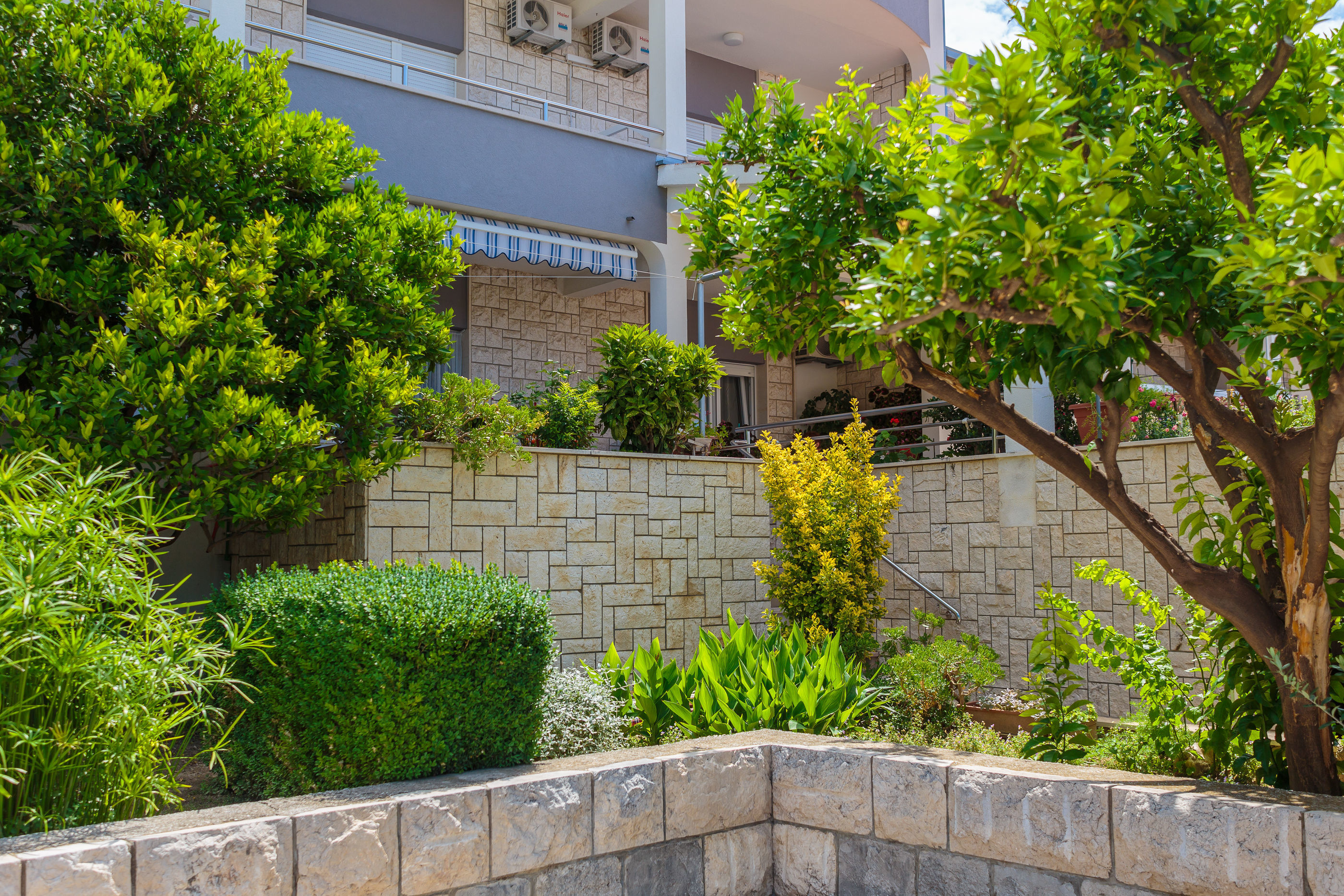Apartments and Rooms Denis 56551-A3