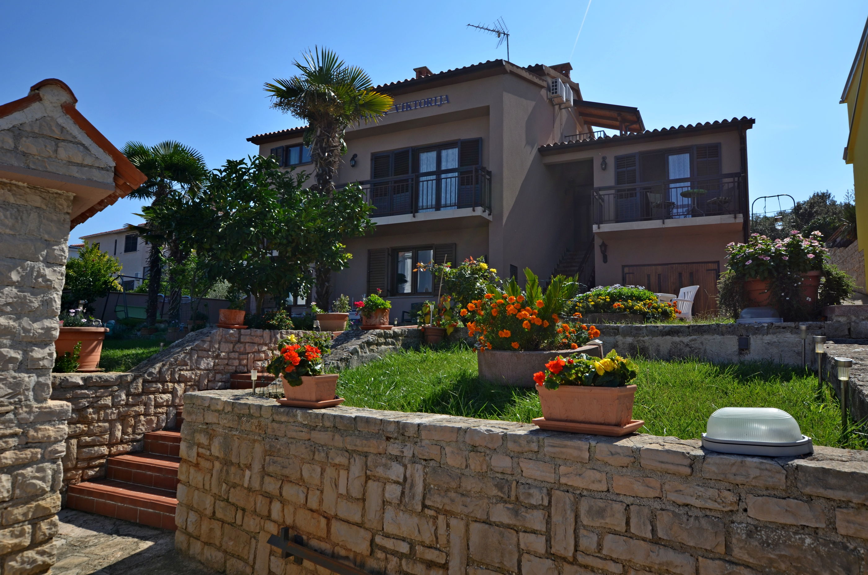 Apartmaji in Sobe Viktorija A2