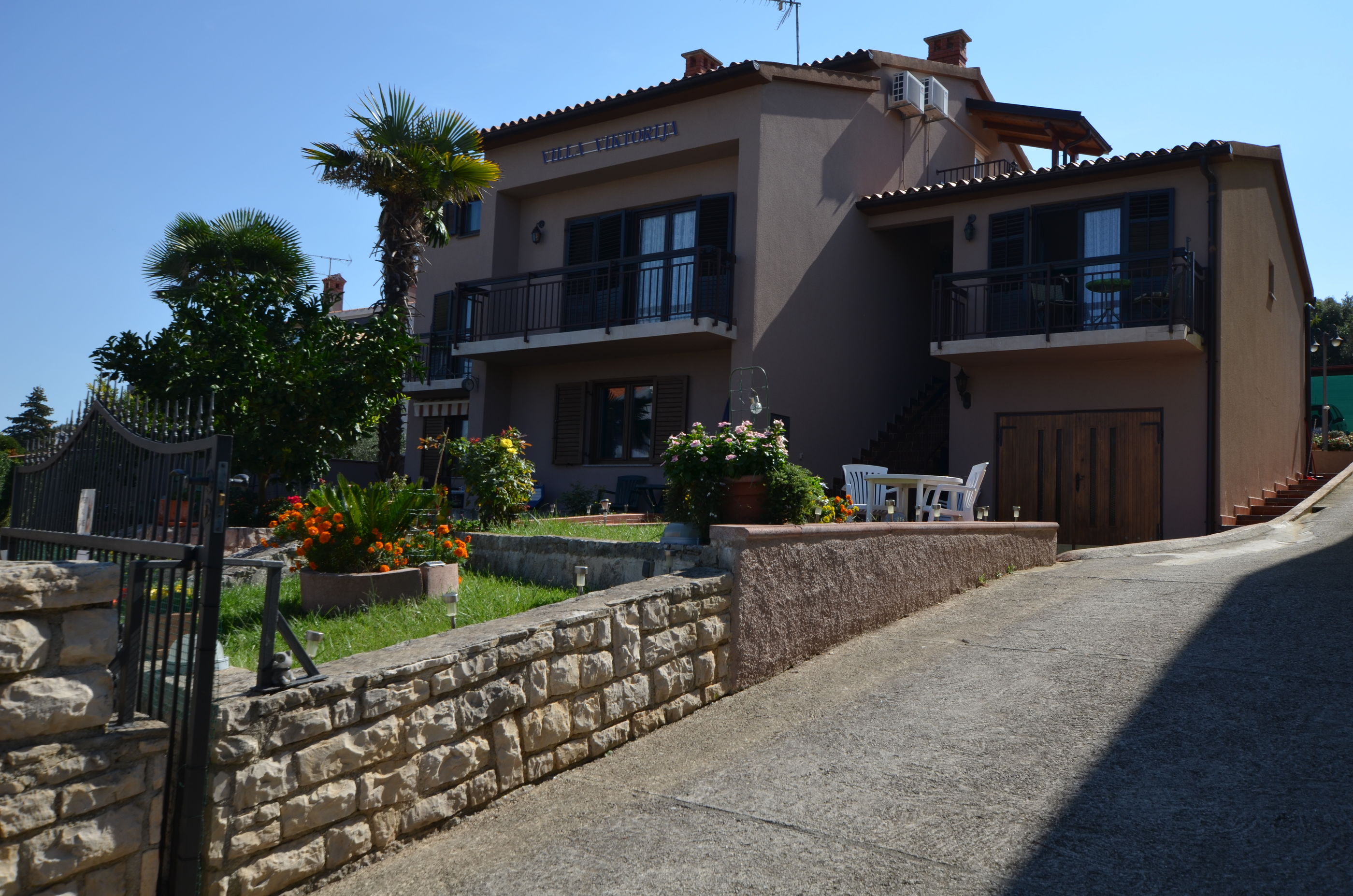 Apartments and Rooms Viktorija 71911-S4