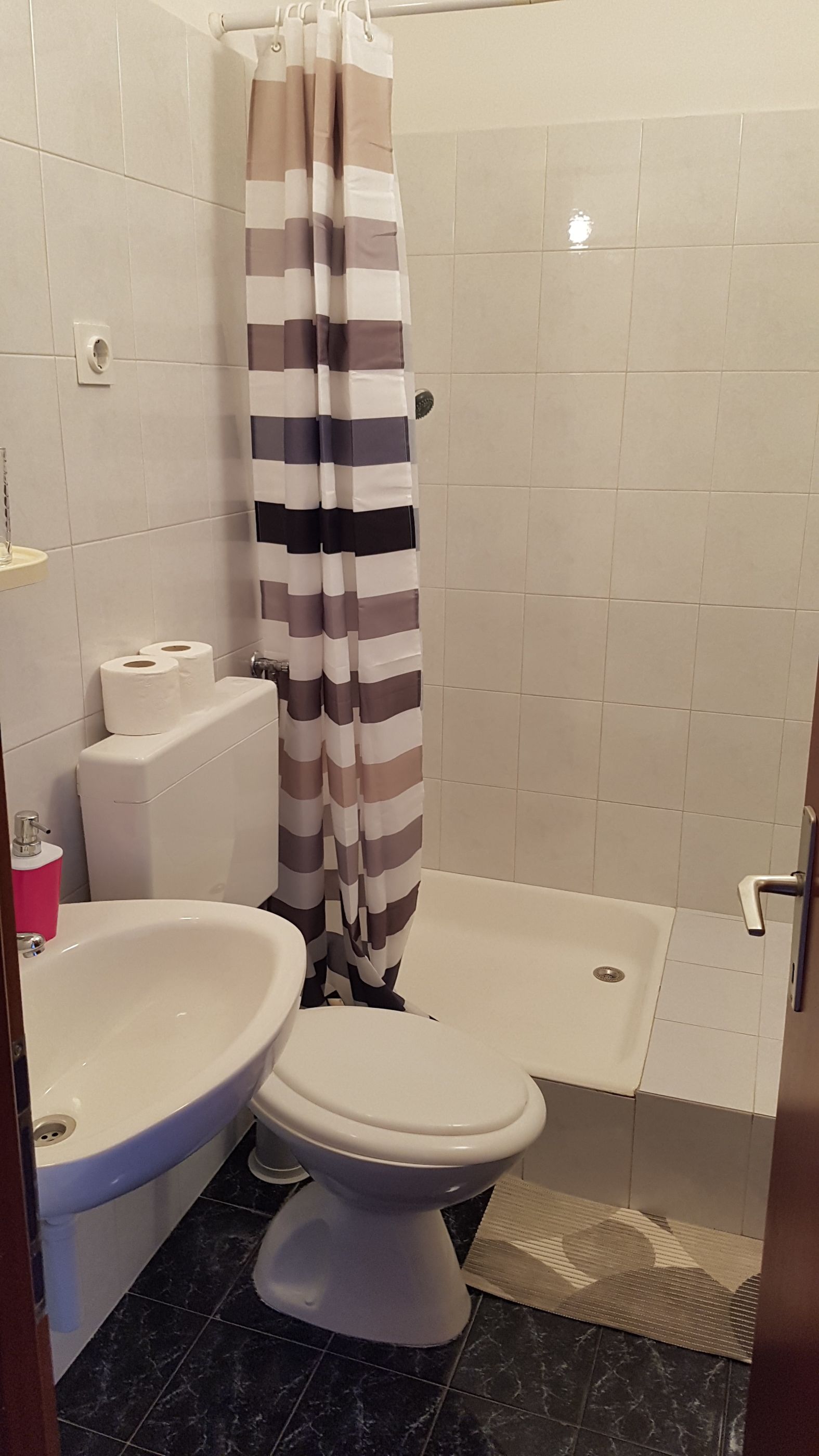 Apartments and Room Carić 57991-S1