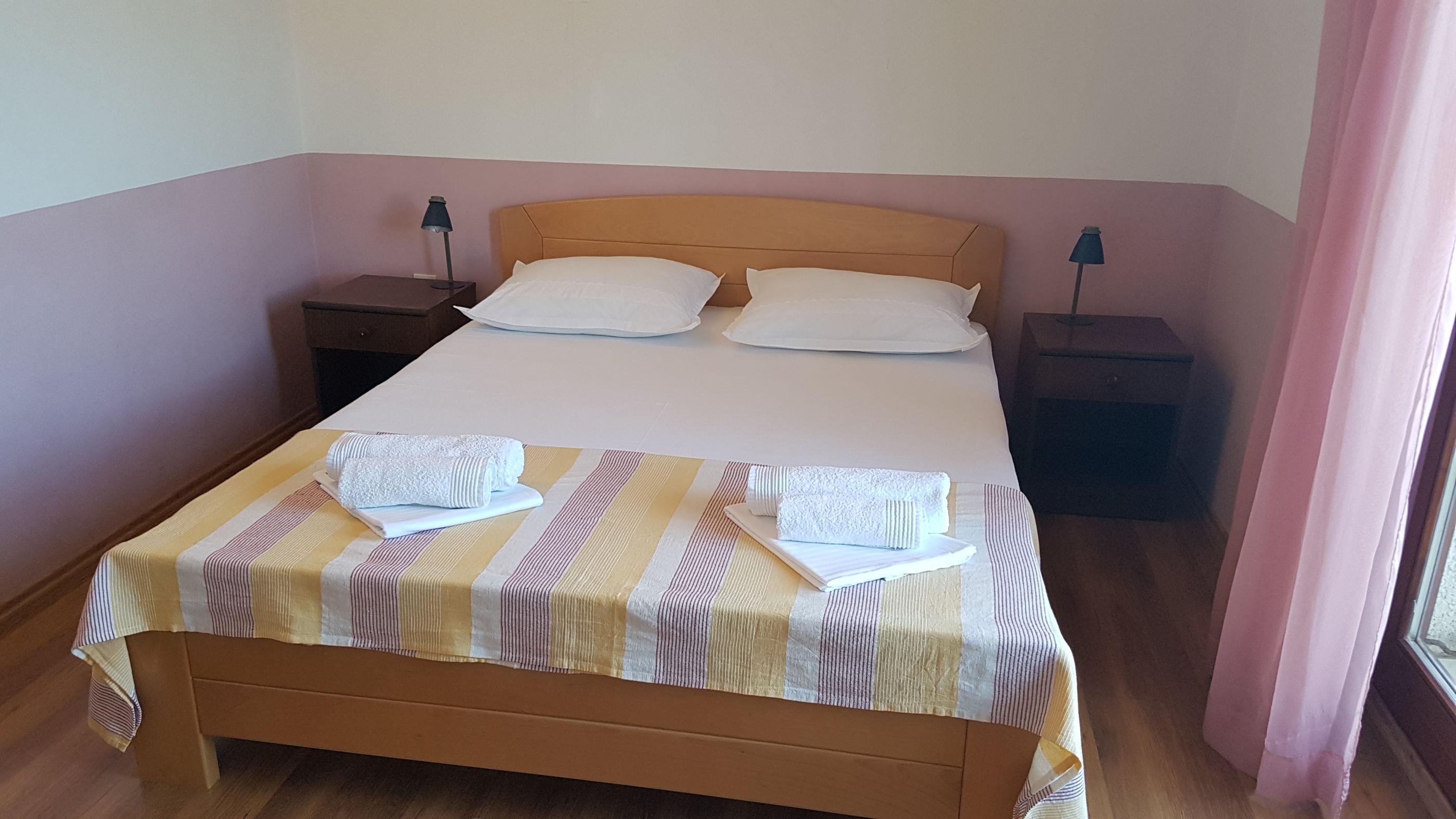 Apartments and Room Carić 57991-S1