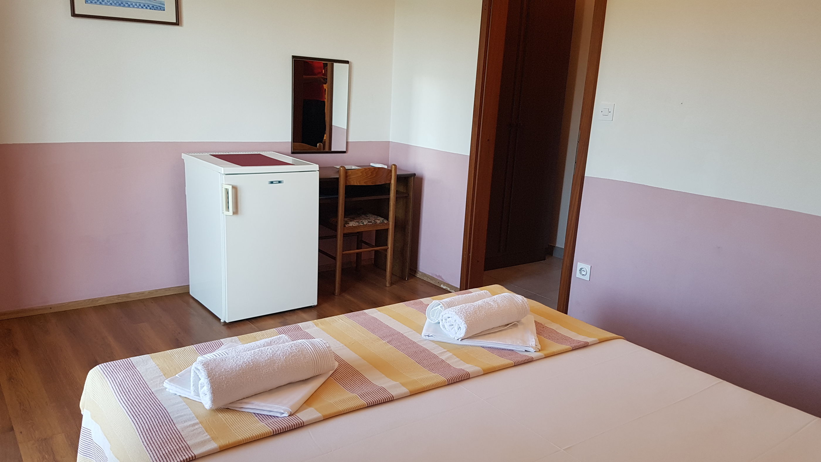 Apartments and Room Carić 57991-S1