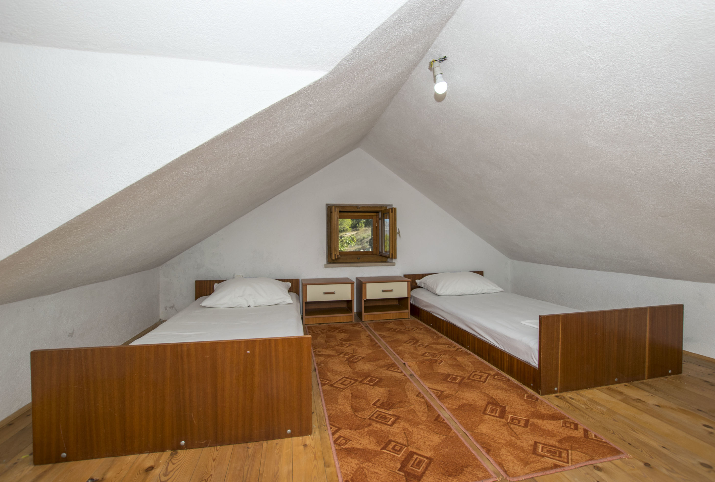 House Svjetlana 33841-K1