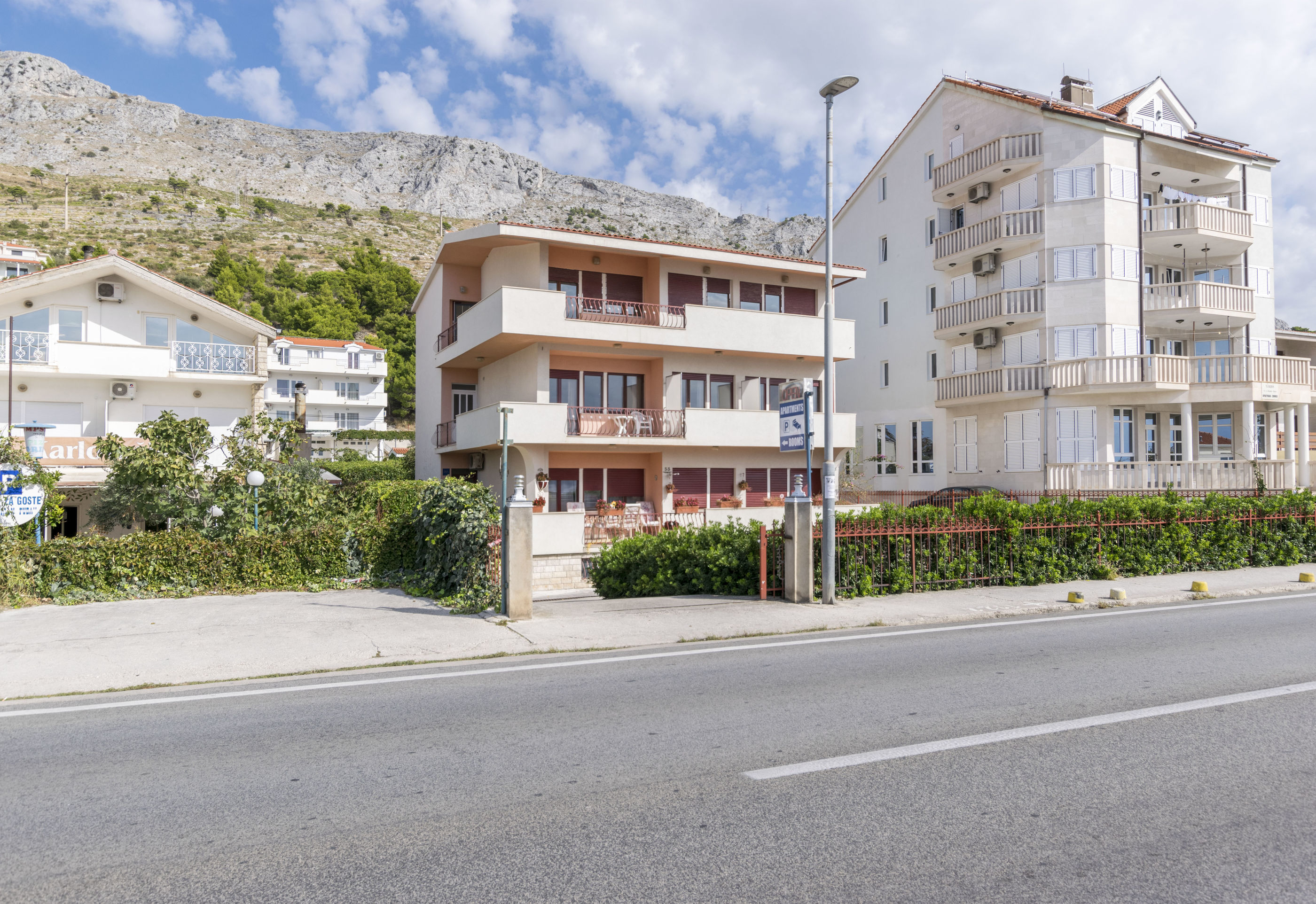Apartments and Room Andrew 58281-A2