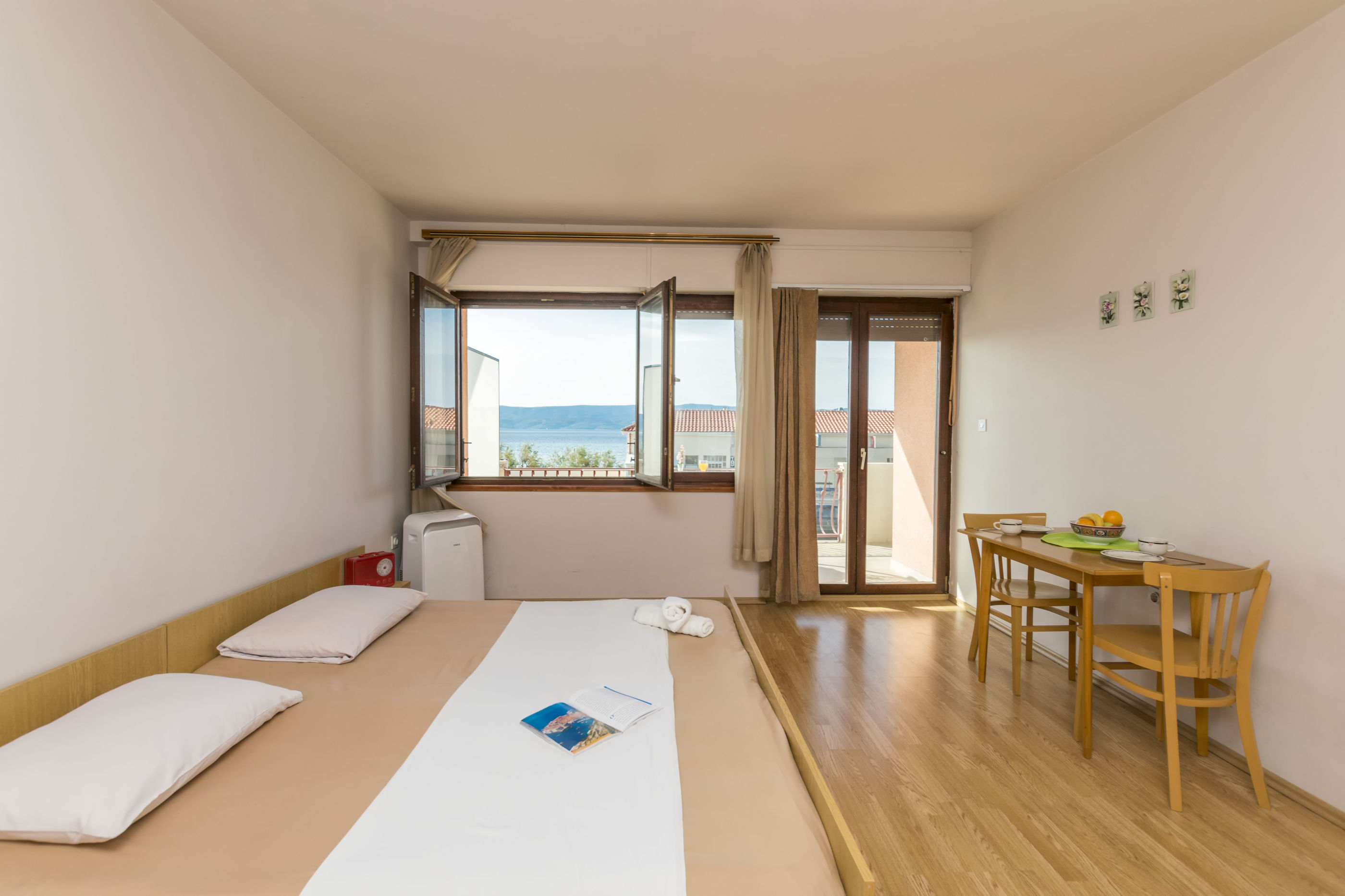 Apartments and Room Andrew 58281-A2