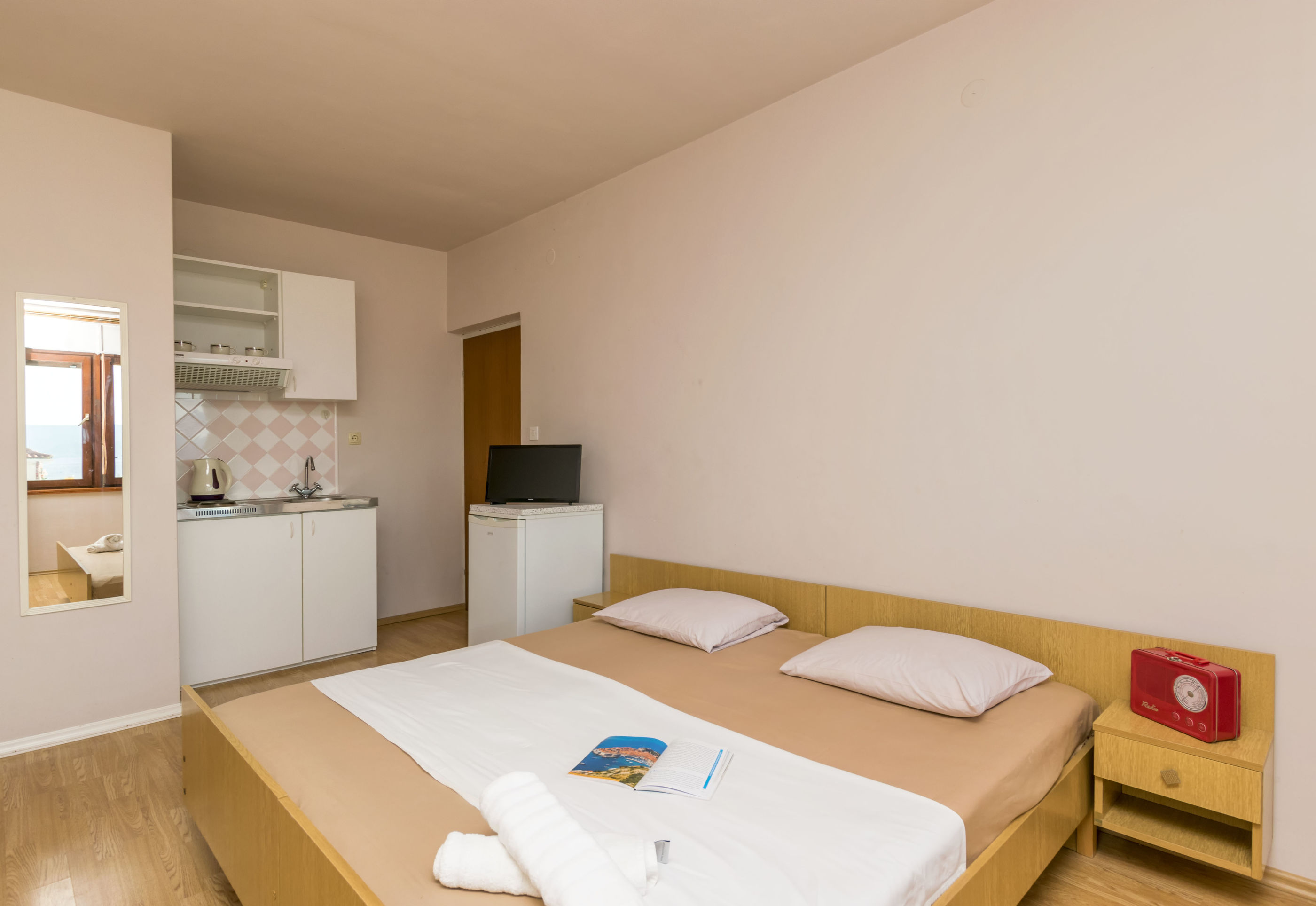 Apartments and Room Andrew 58281-A2