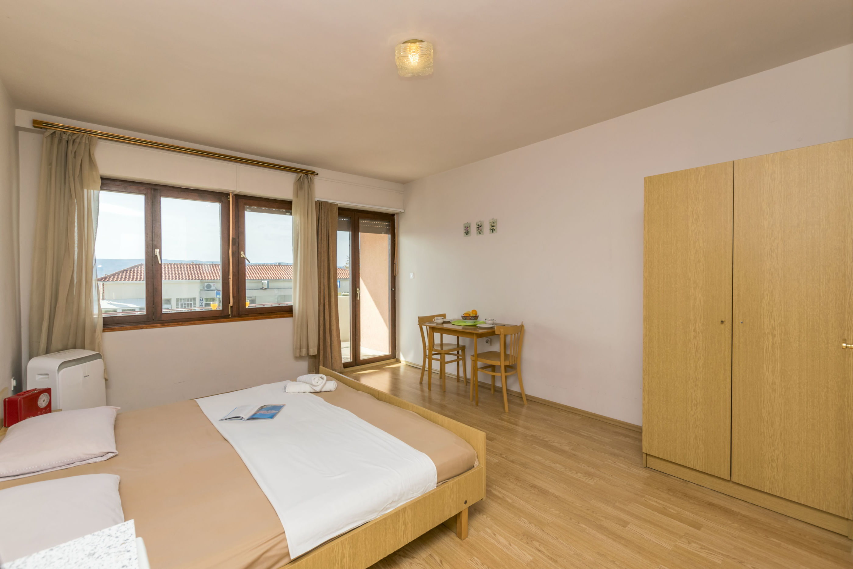 Apartments and Room Andrew 58281-A2