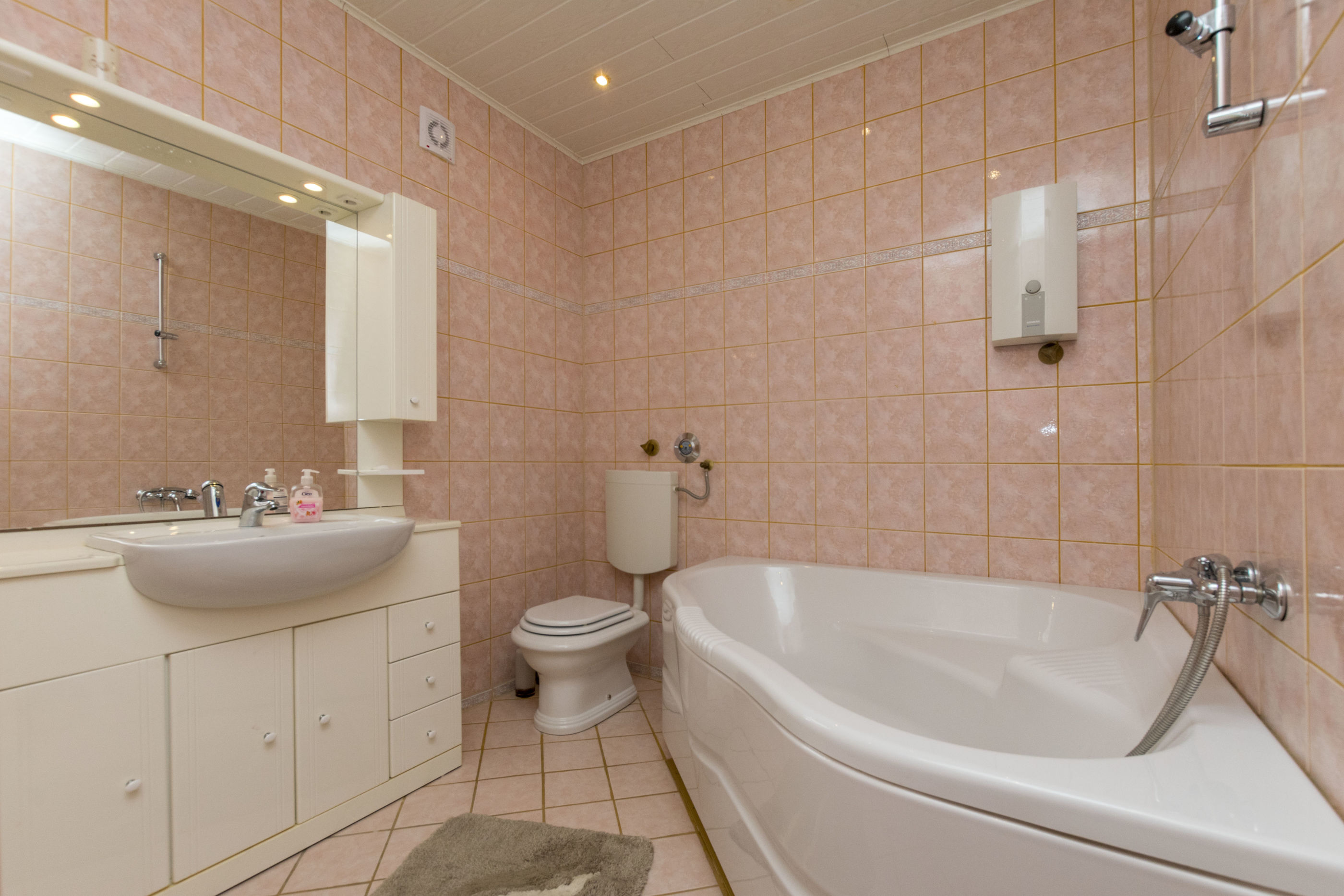 Apartments and Room Alen 39481-A5
