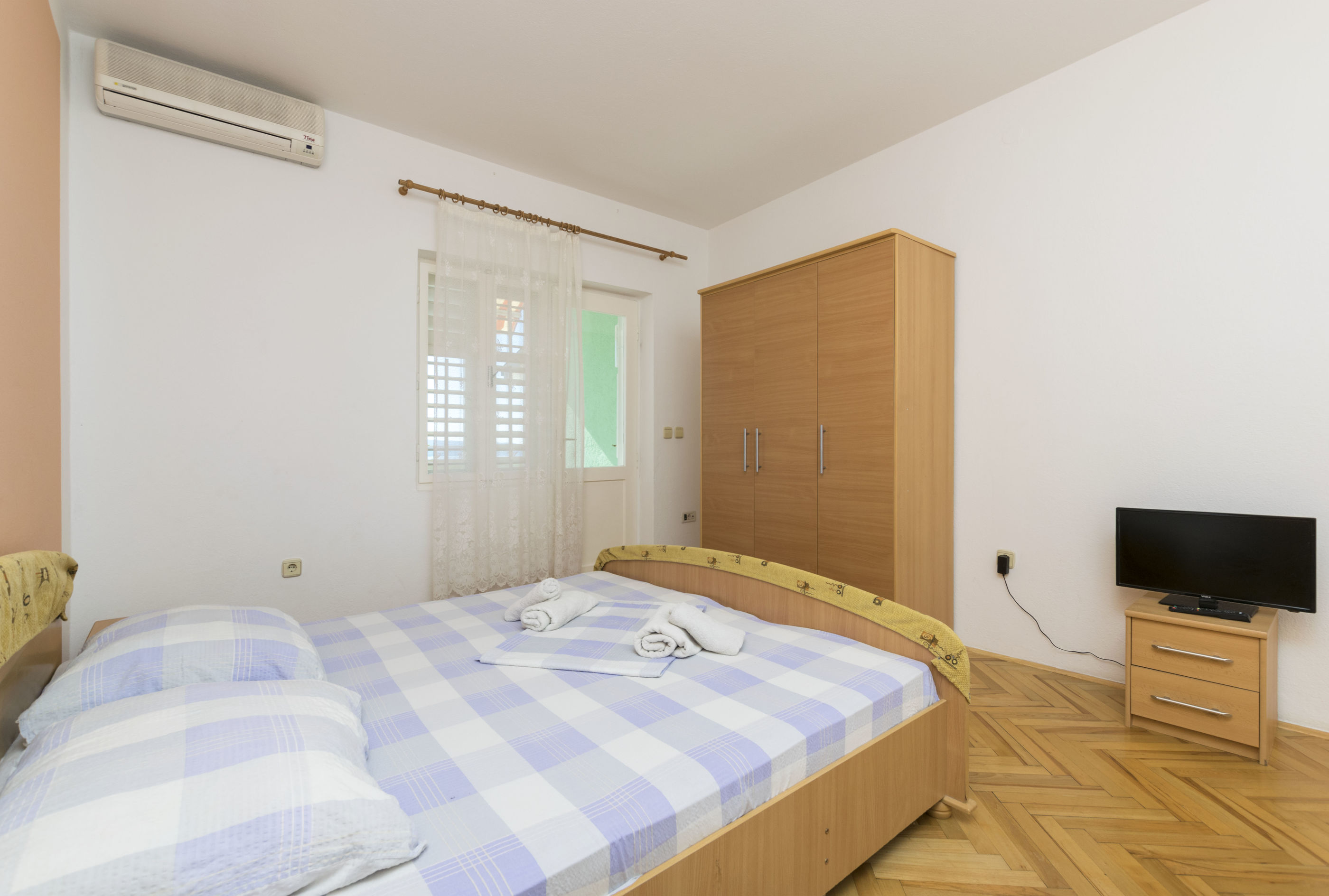 Apartments Mirko 57381-A5