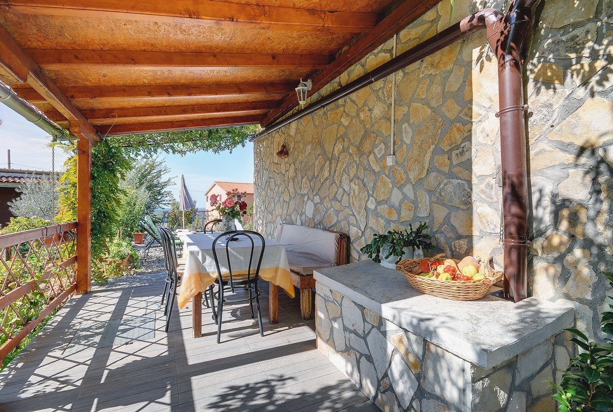 House Barat 73588-A2