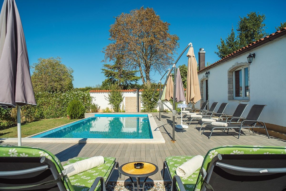 House Barat 73588-A2