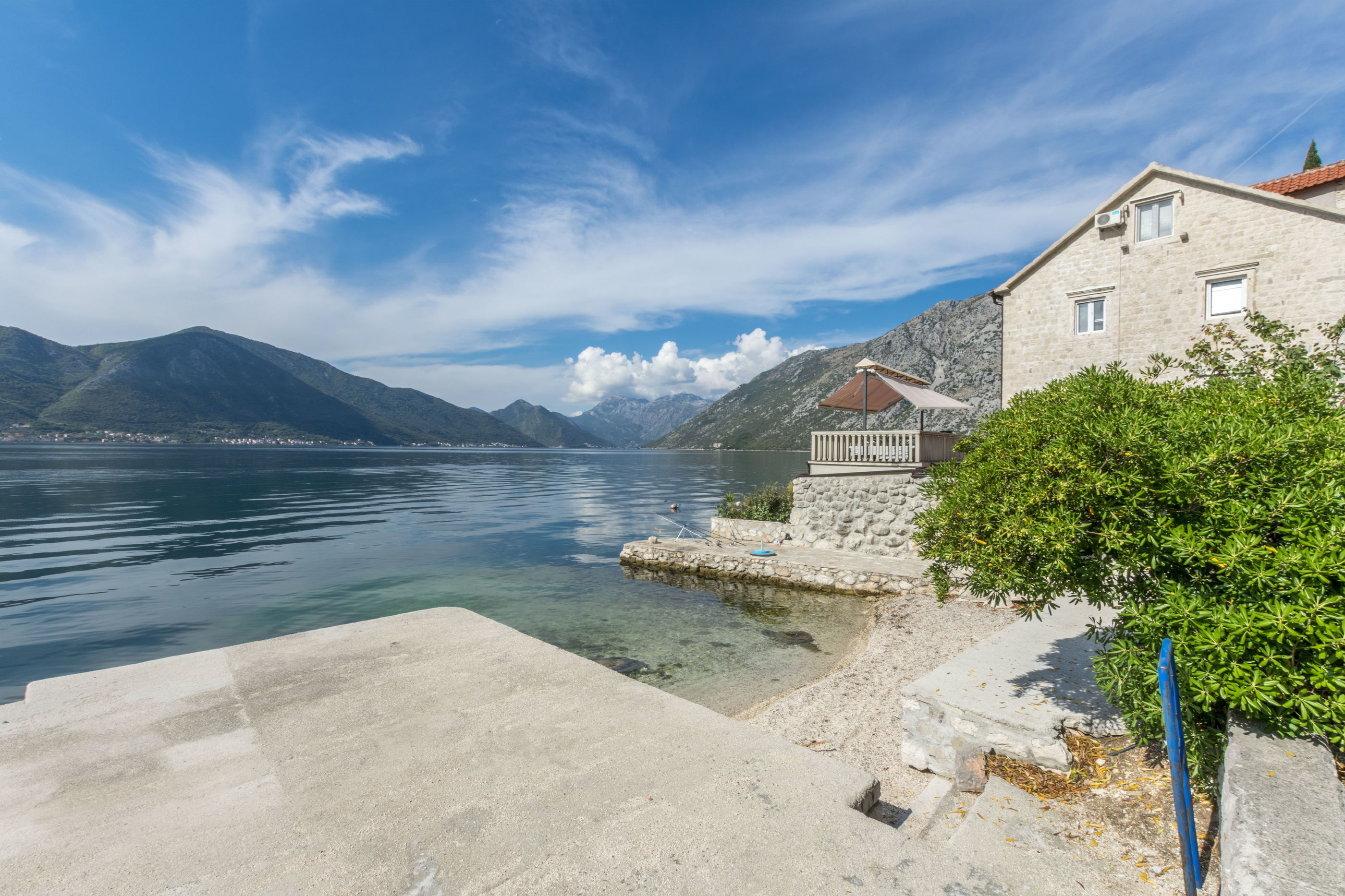 Apartments Mir i dobro 93491-A1