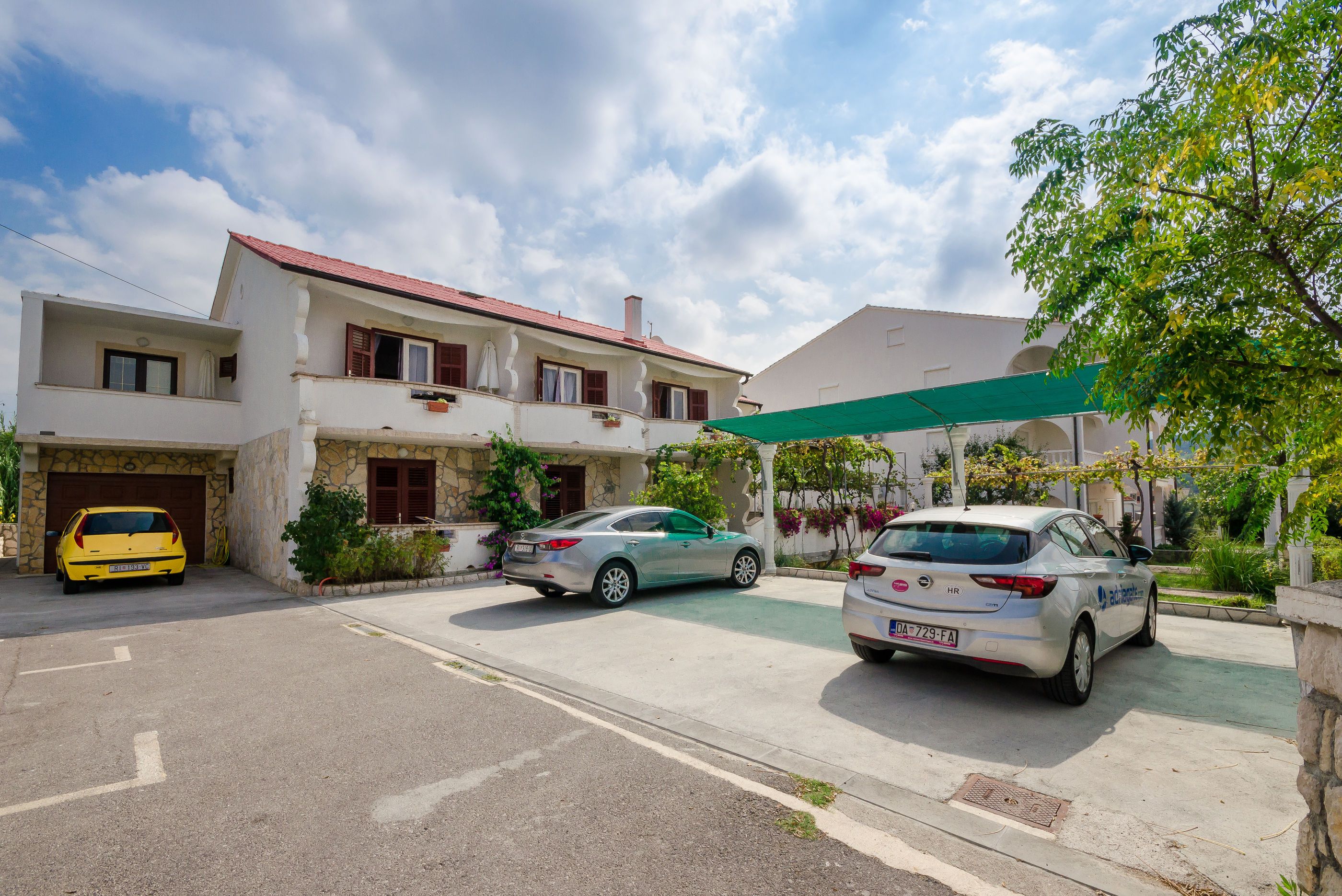 Apartments Helena 86681-A1