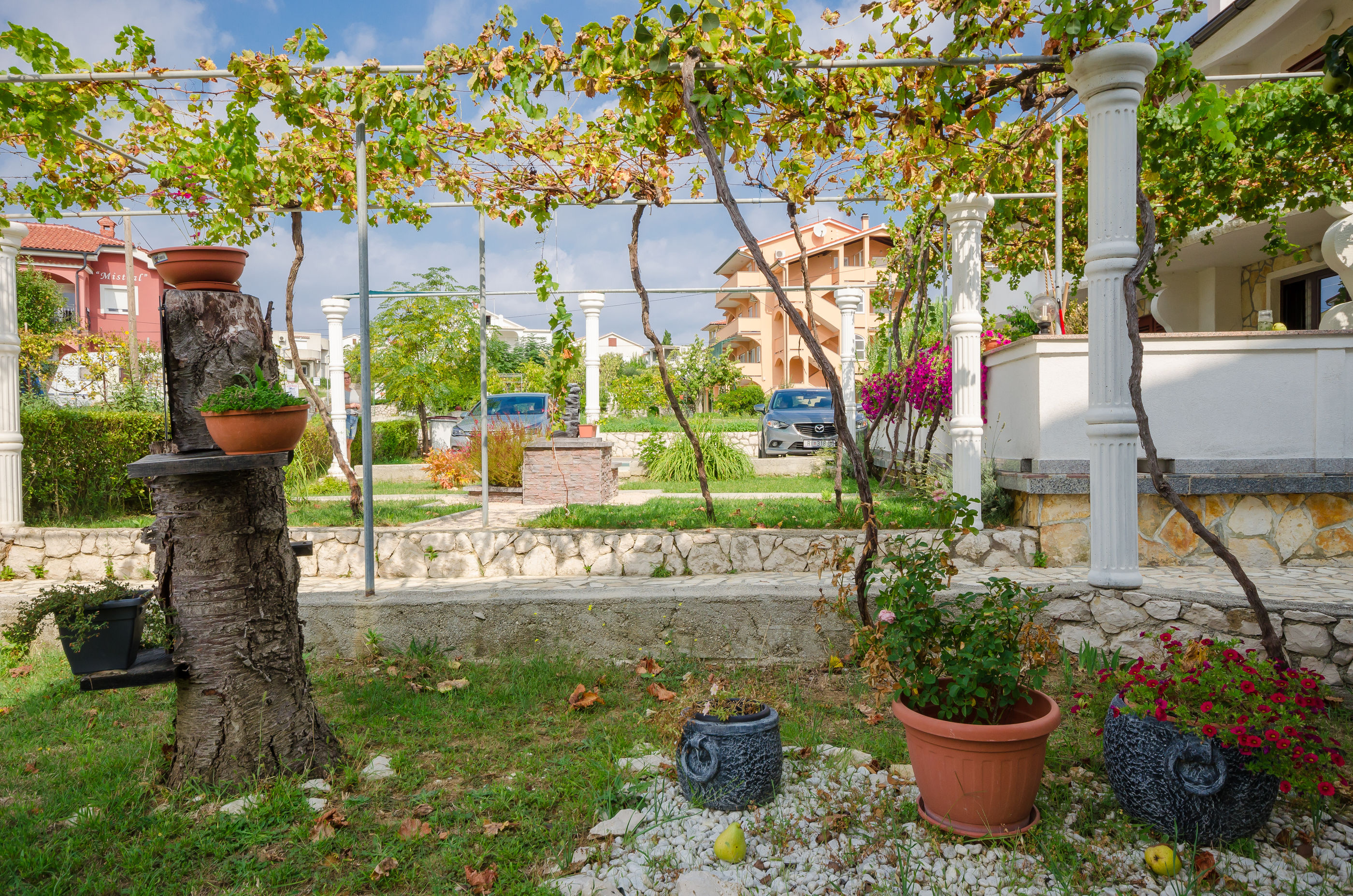 Apartments Helena 86681-A1