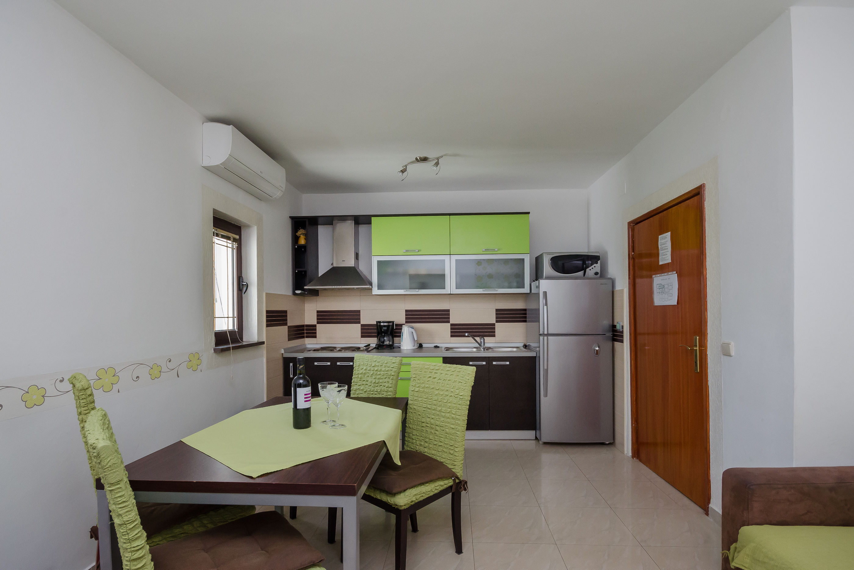 Apartments Helena 86681-A3