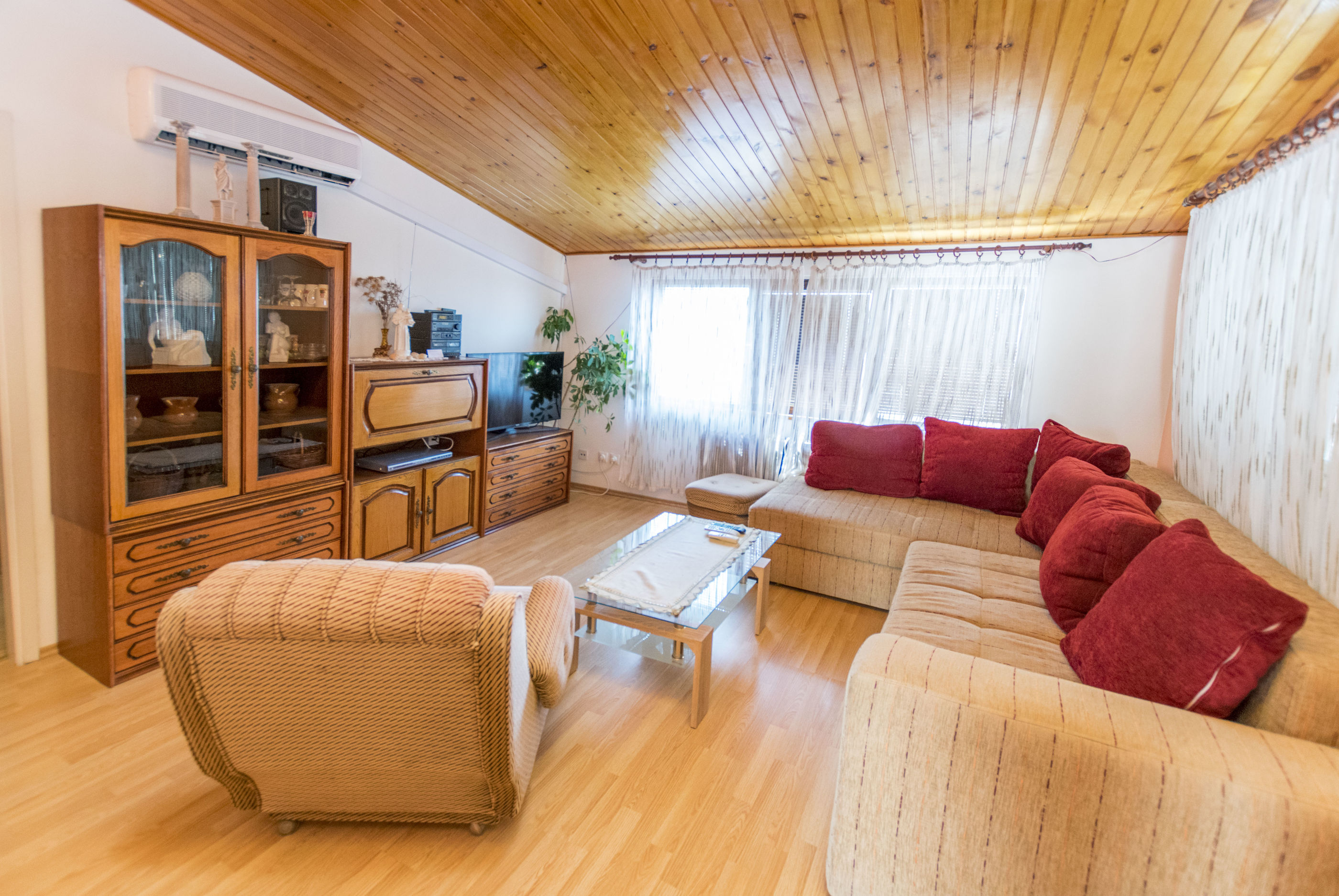 Apartments Jere Proto 15481-A3