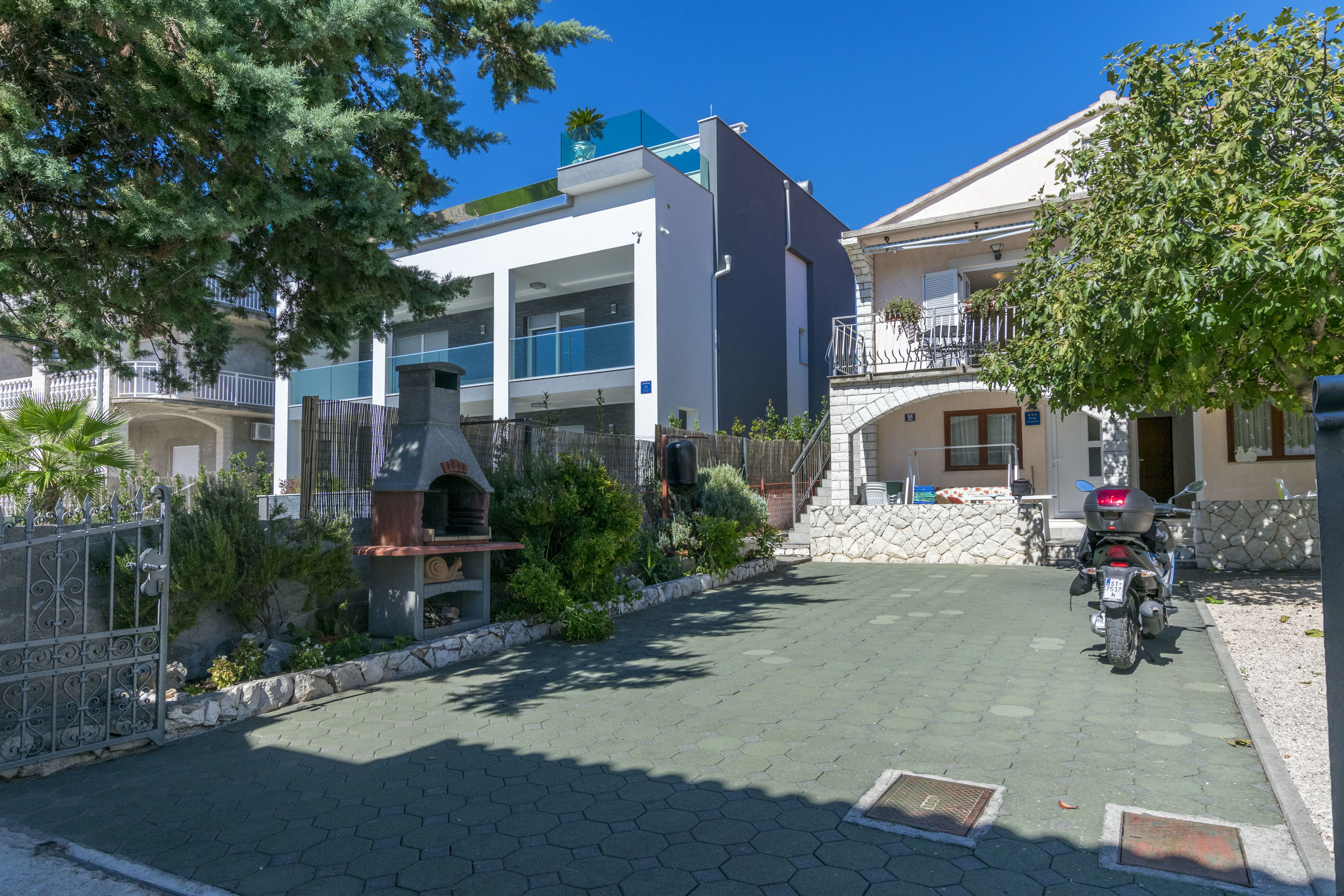Apartments Ljubomir 55491-A2