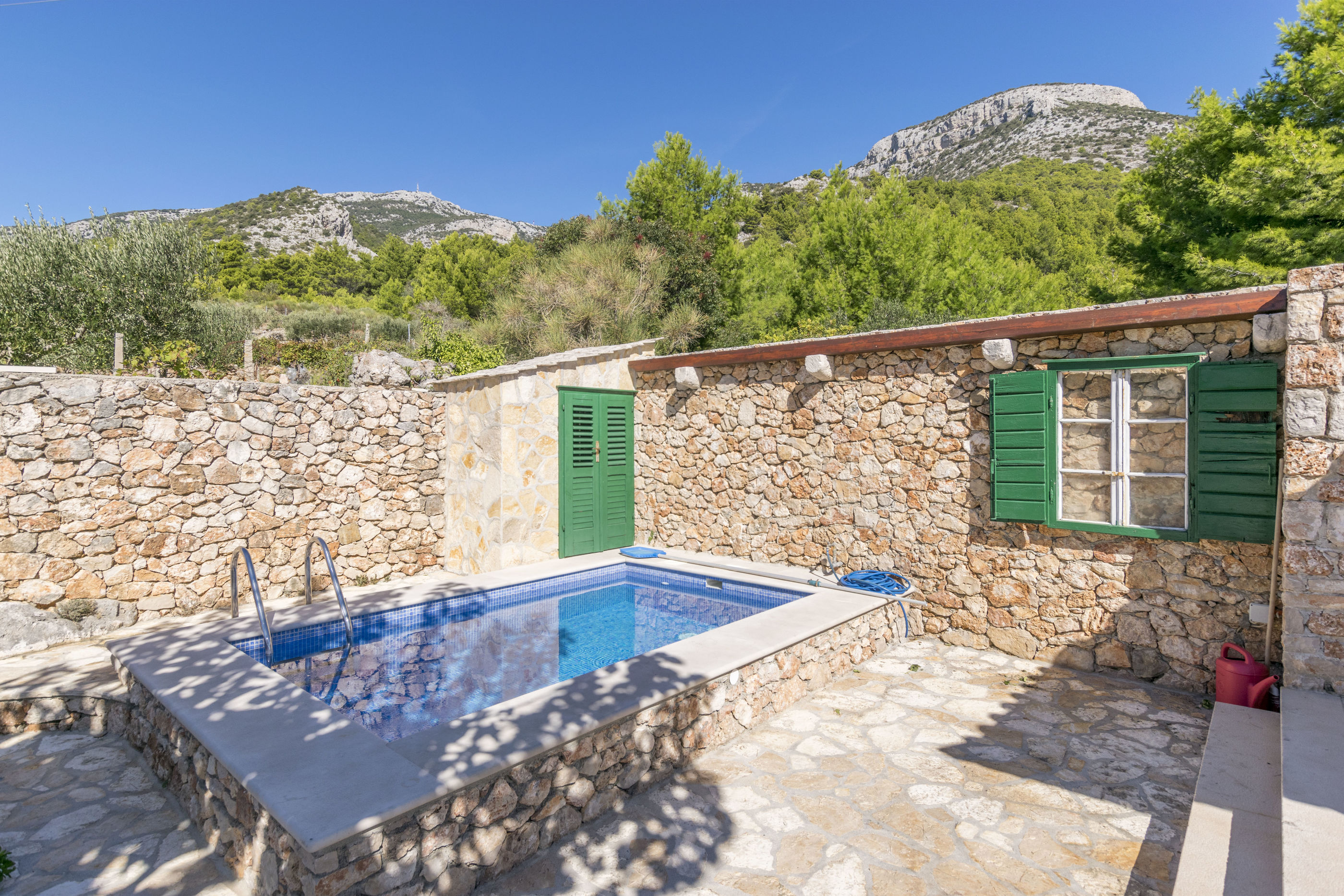House Petric 38552-K1