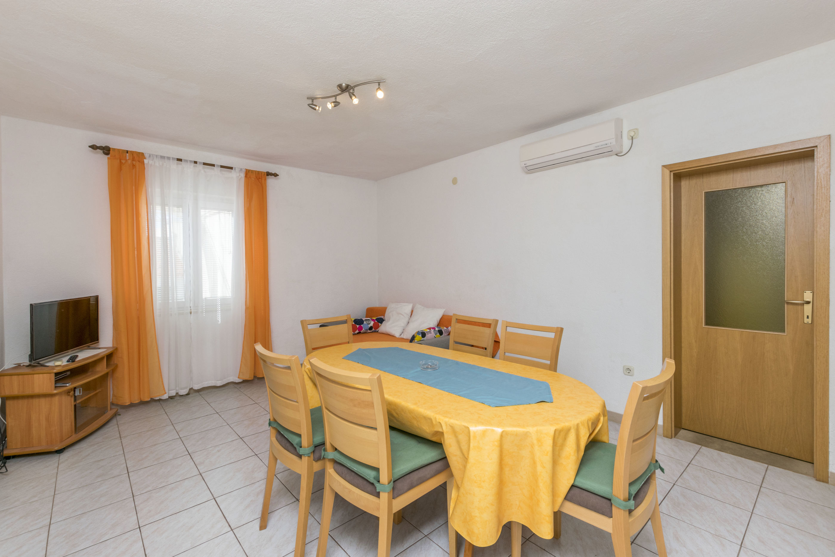Apartments Jerka 42311-A1