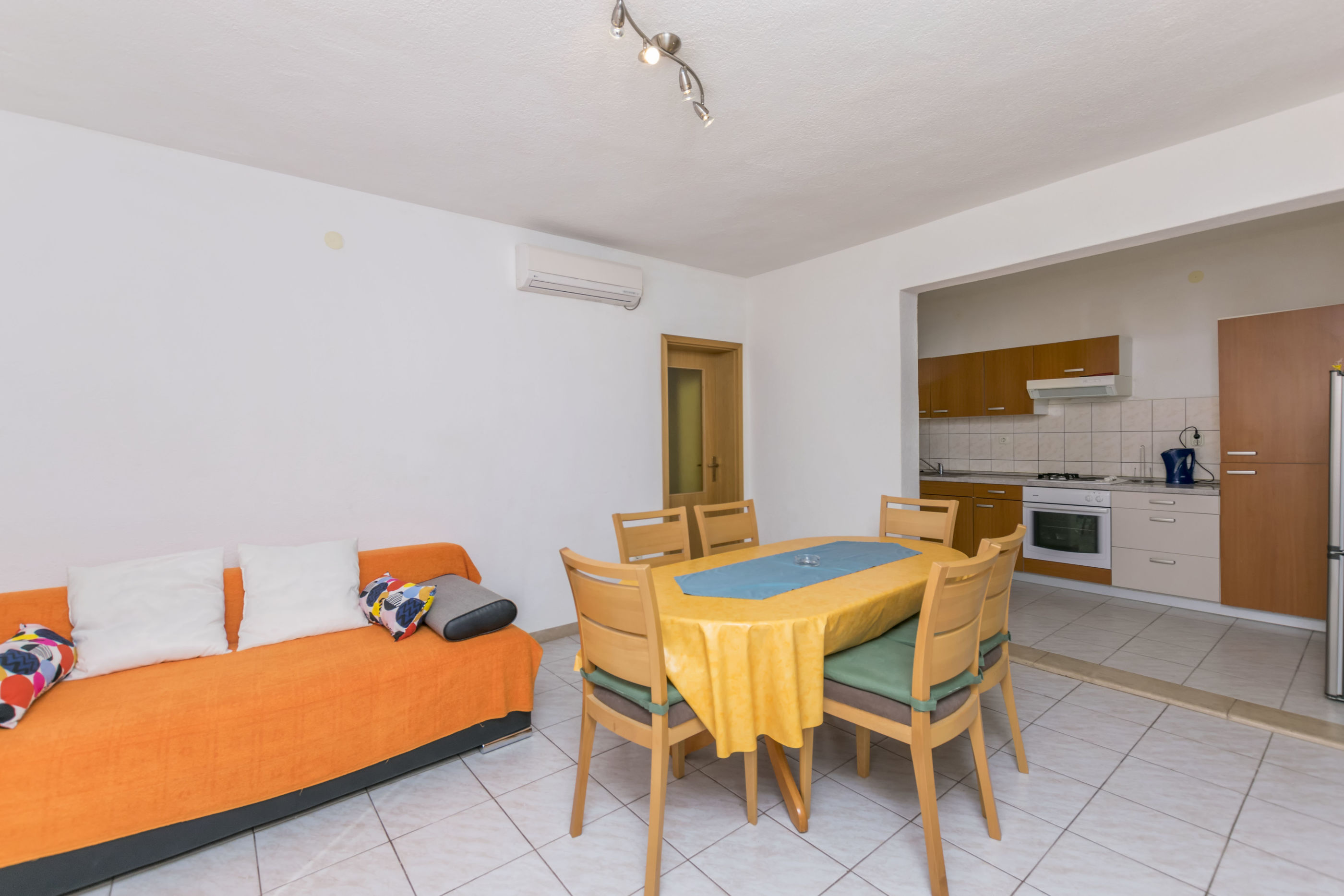 Apartments Jerka 42311-A1