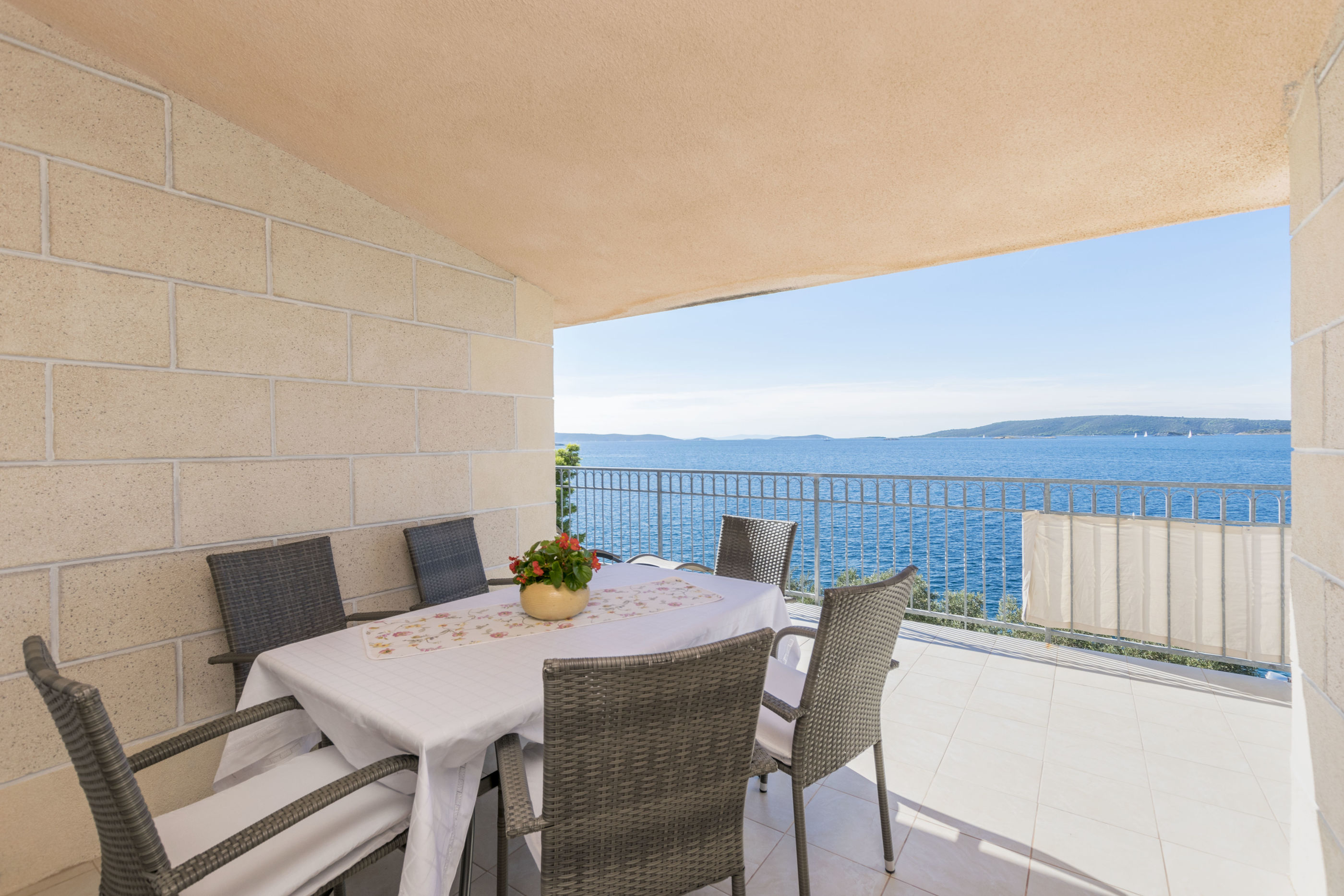 Apartments Dragica 48131-A1