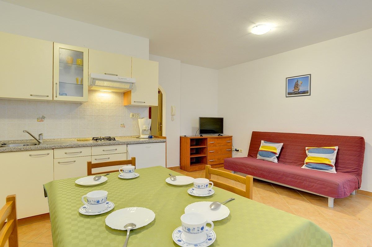 Apartments House Ulika 16031-A2