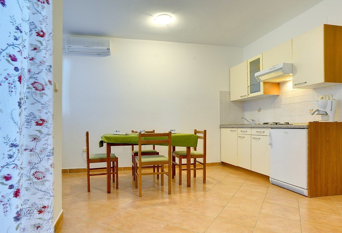 Apartments House Ulika 16031-A2