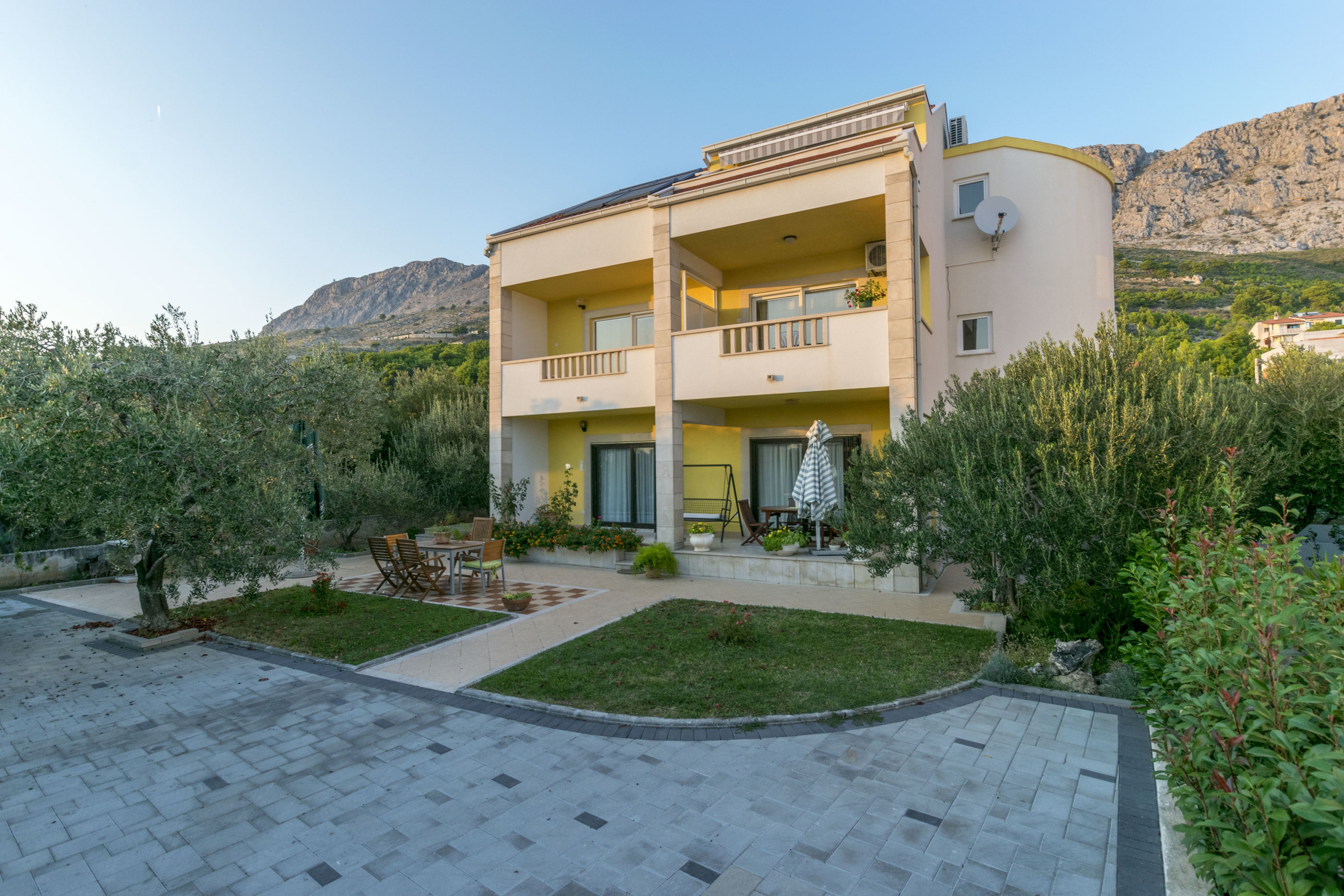 Apartments Tonči 33111-A2