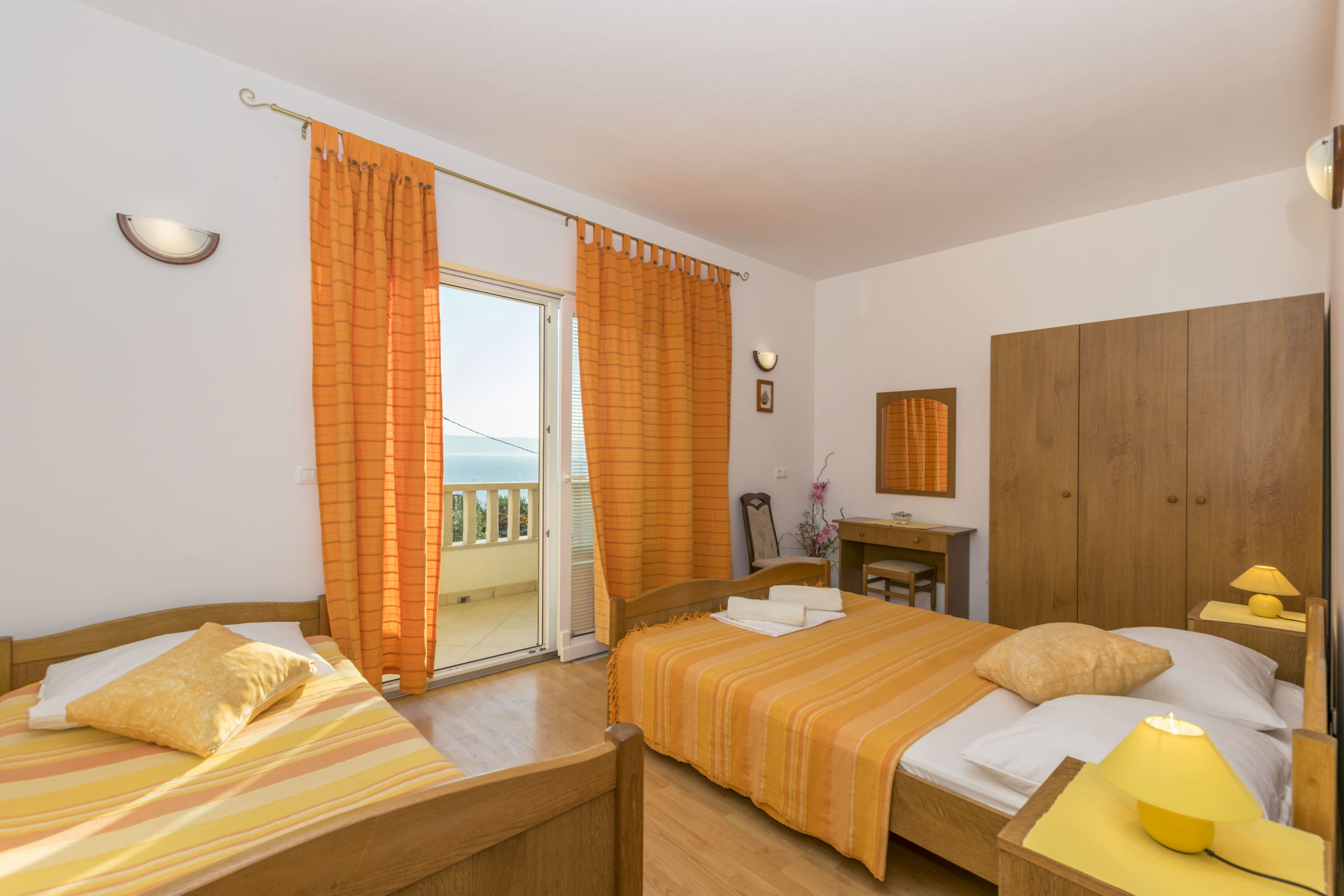 Apartments Tonči 33111-A2