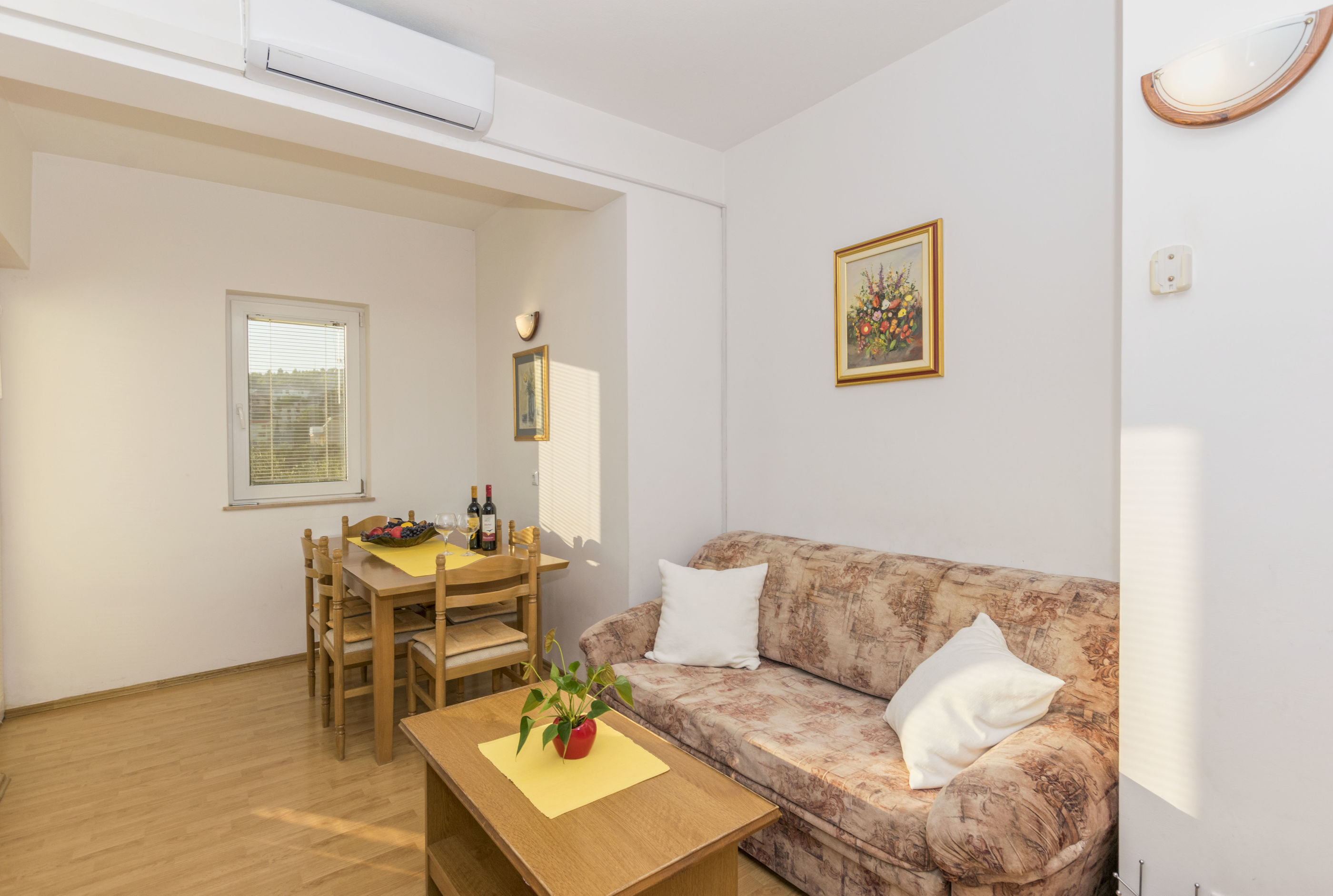 Apartments Tonči 33111-A2