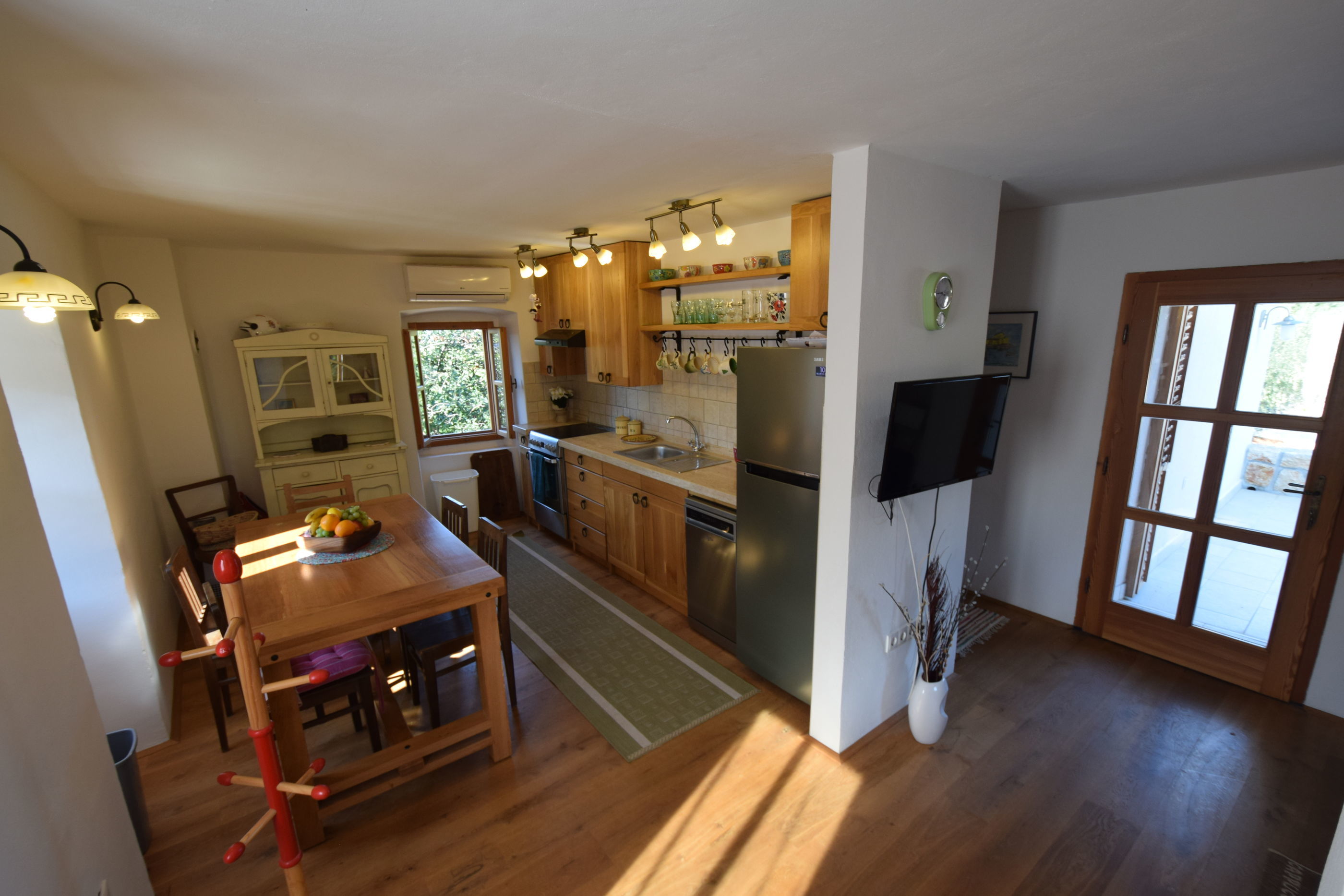House Nadia 62005-A1