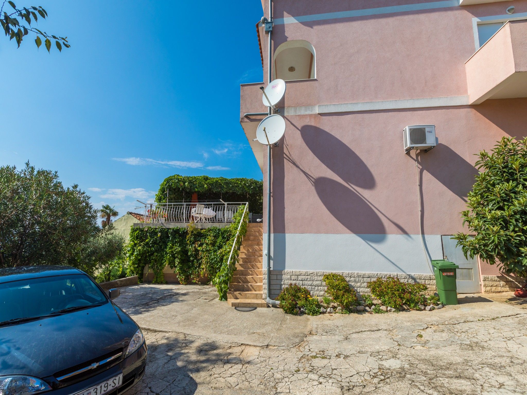 Apartments Ljiljana 62537-A1