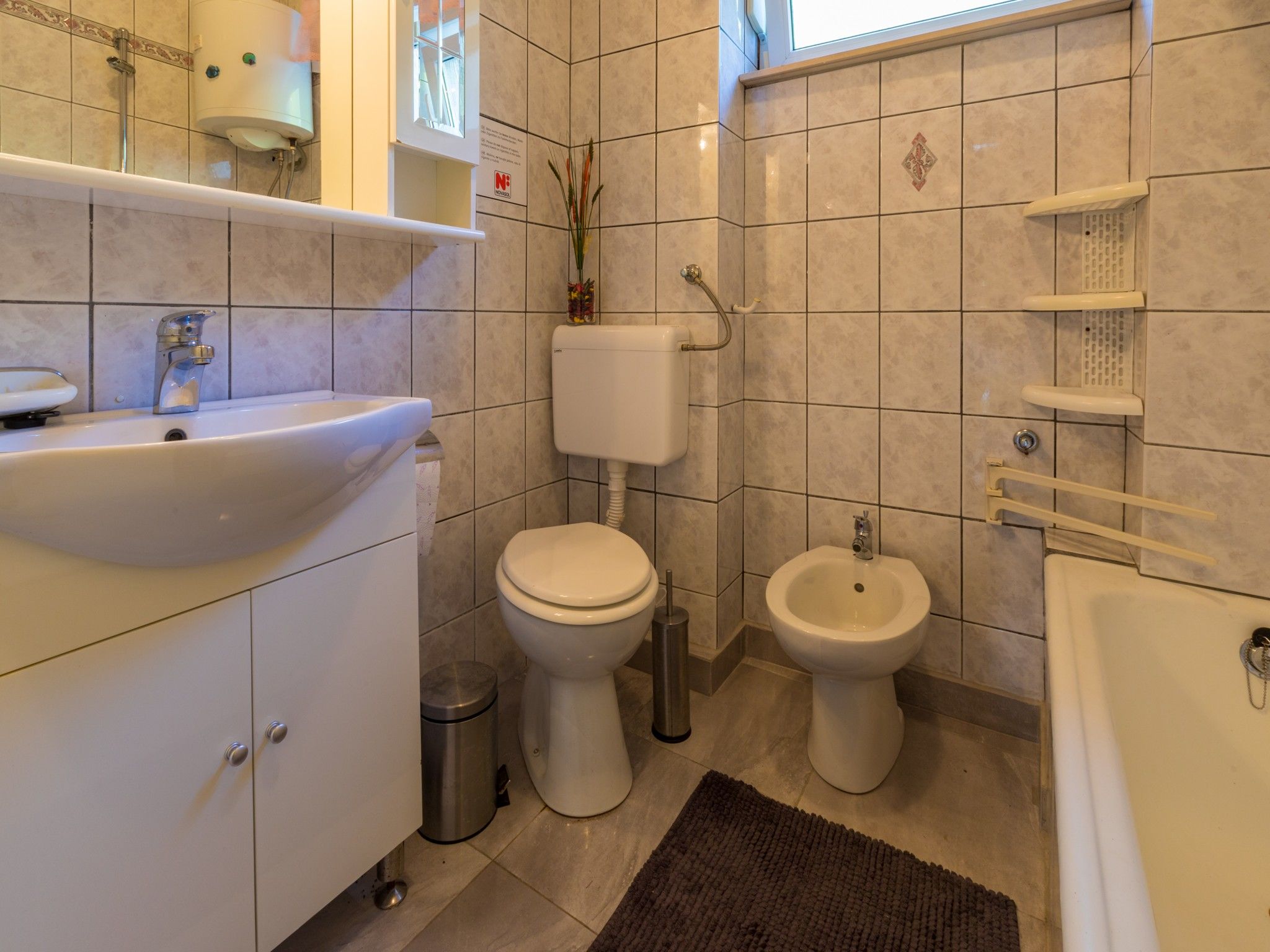 Apartments Ljiljana 62537-A1