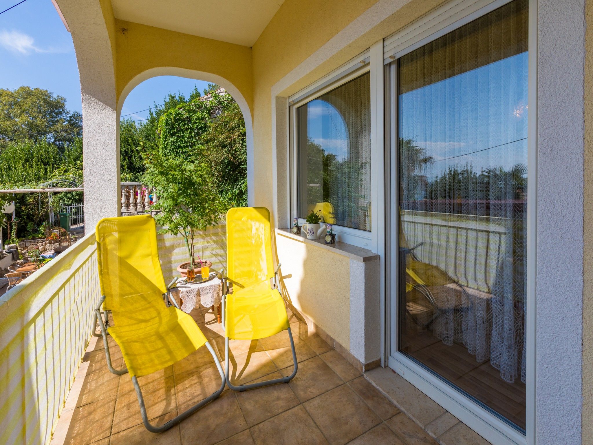 Apartments Ljiljana 62537-A1