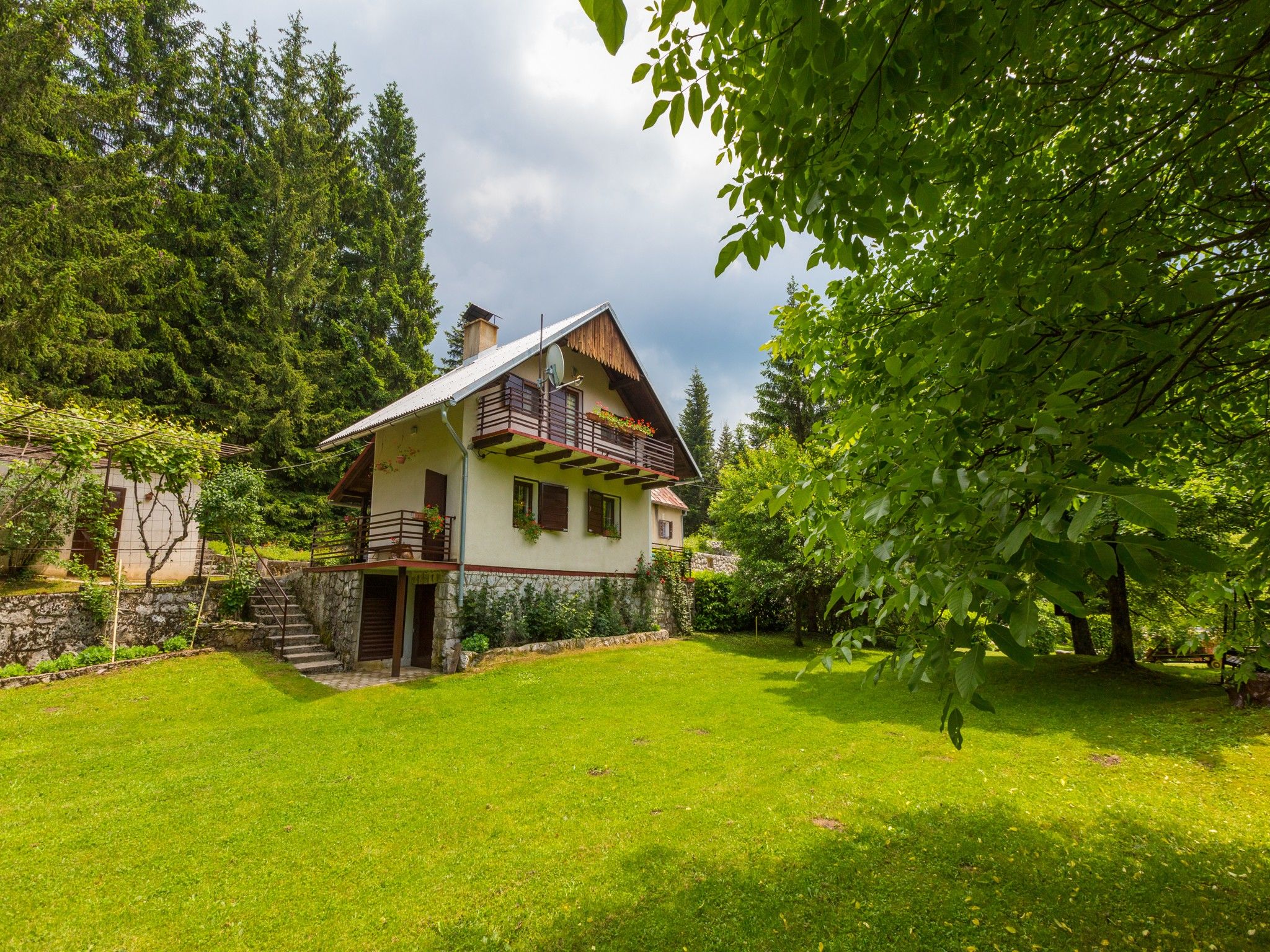House Adrijana 62587-A1
