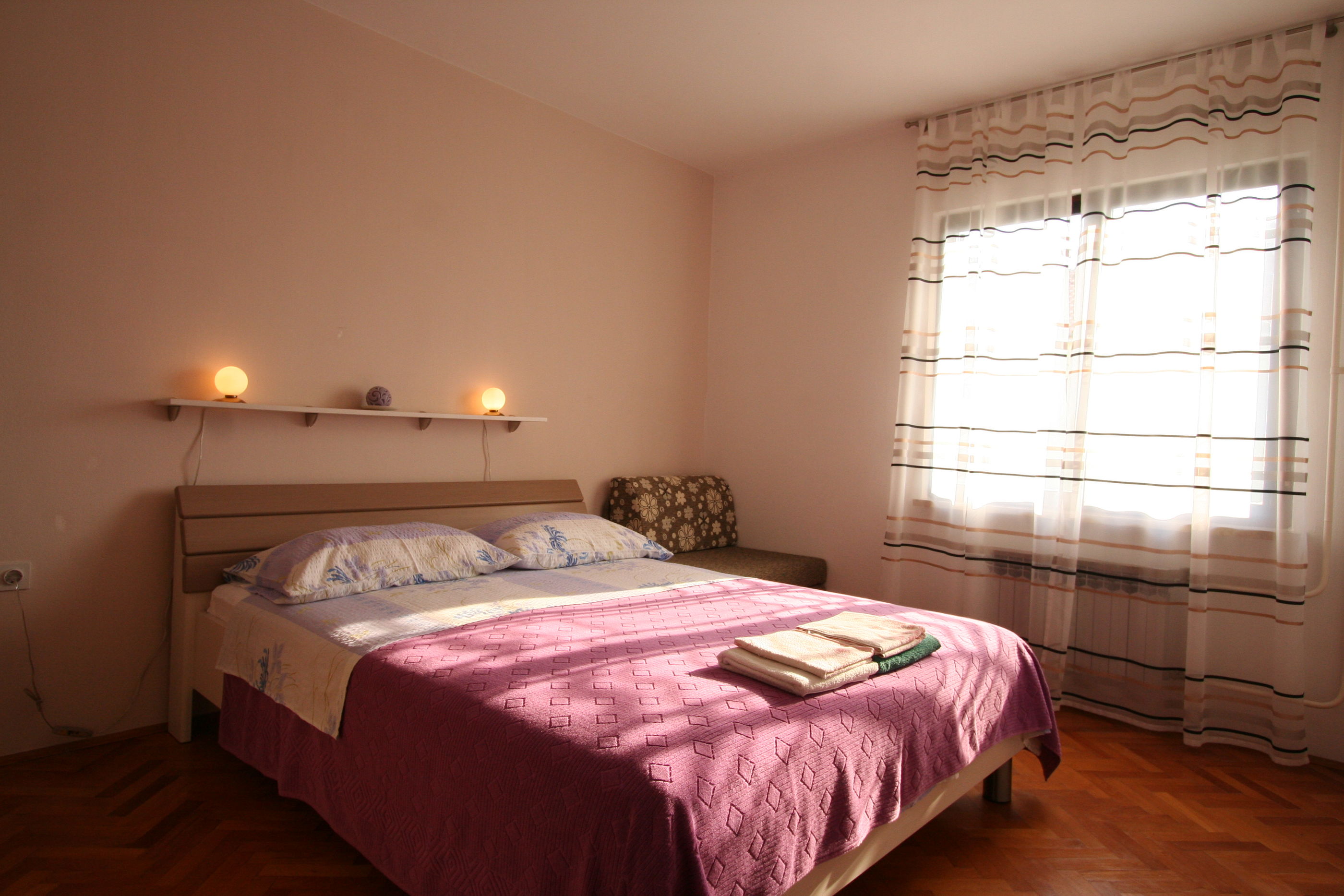 Apartments Grskovic G. Jesenovica 60242-A1