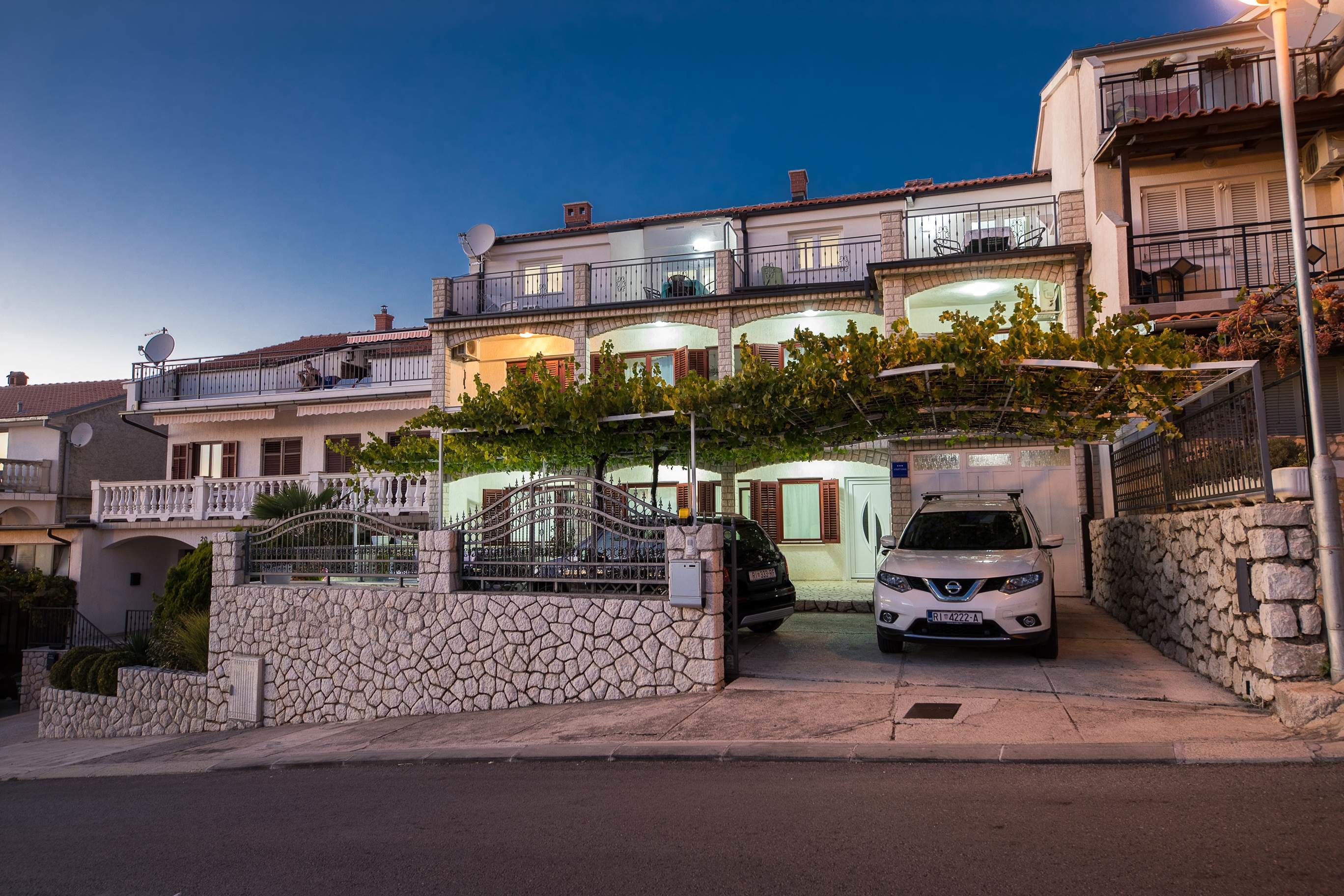 Apartments Grozdana 60181-A1